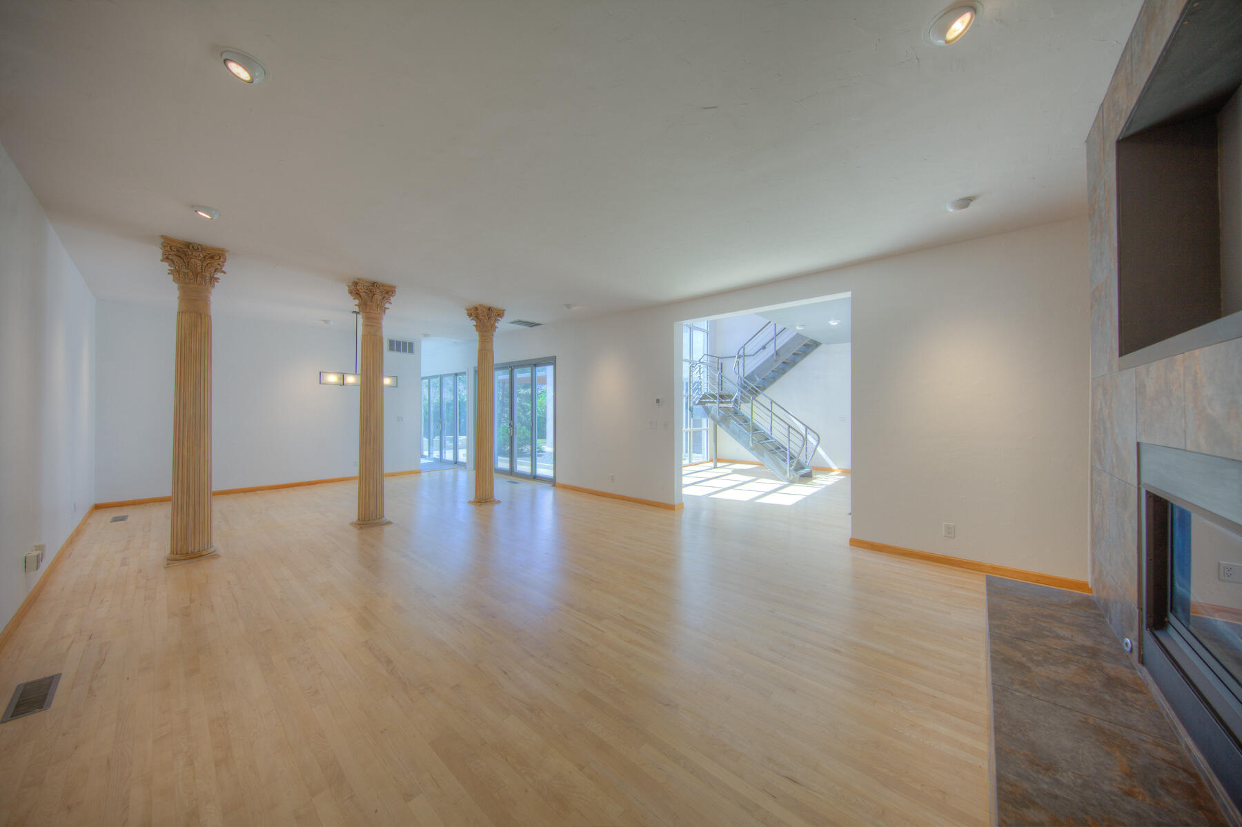 1538 Rosalba Street NE