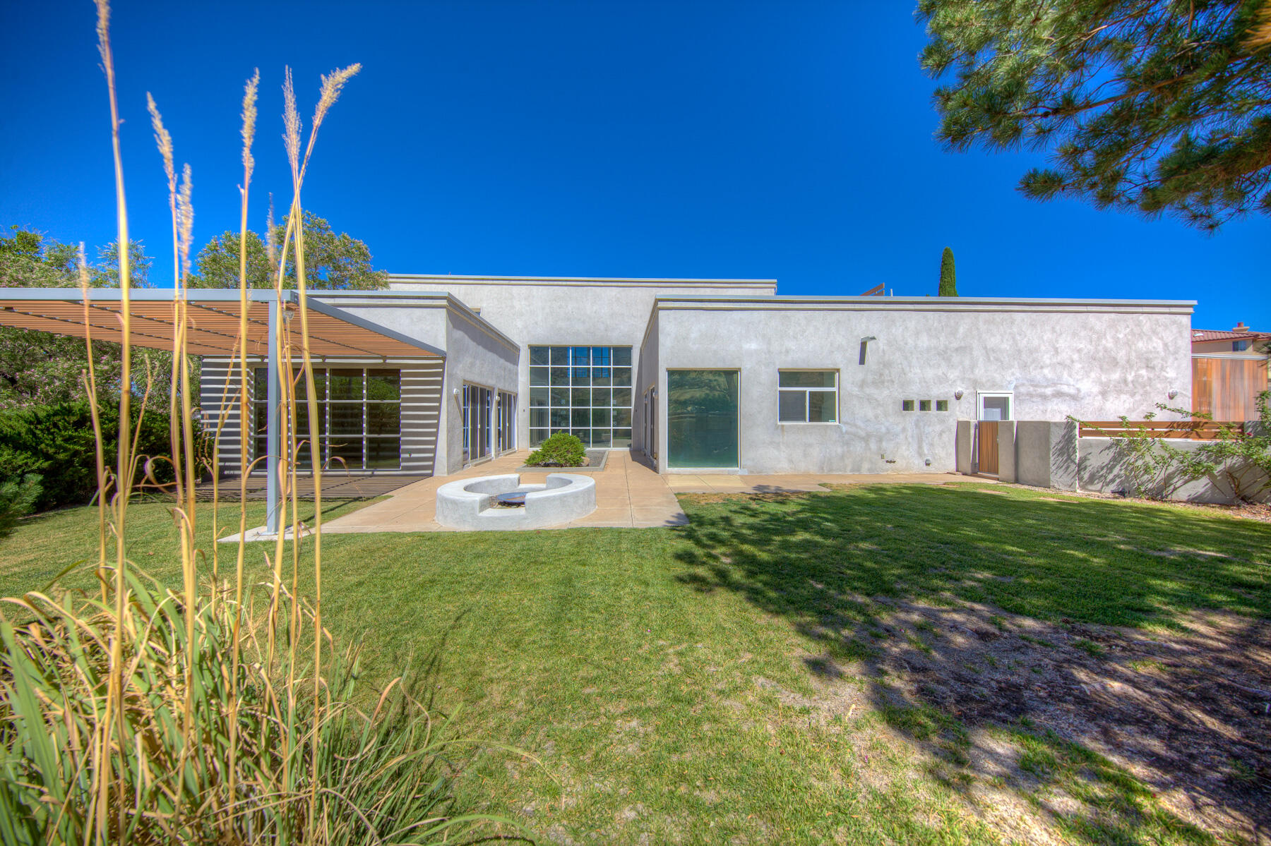 1538 Rosalba Street NE
