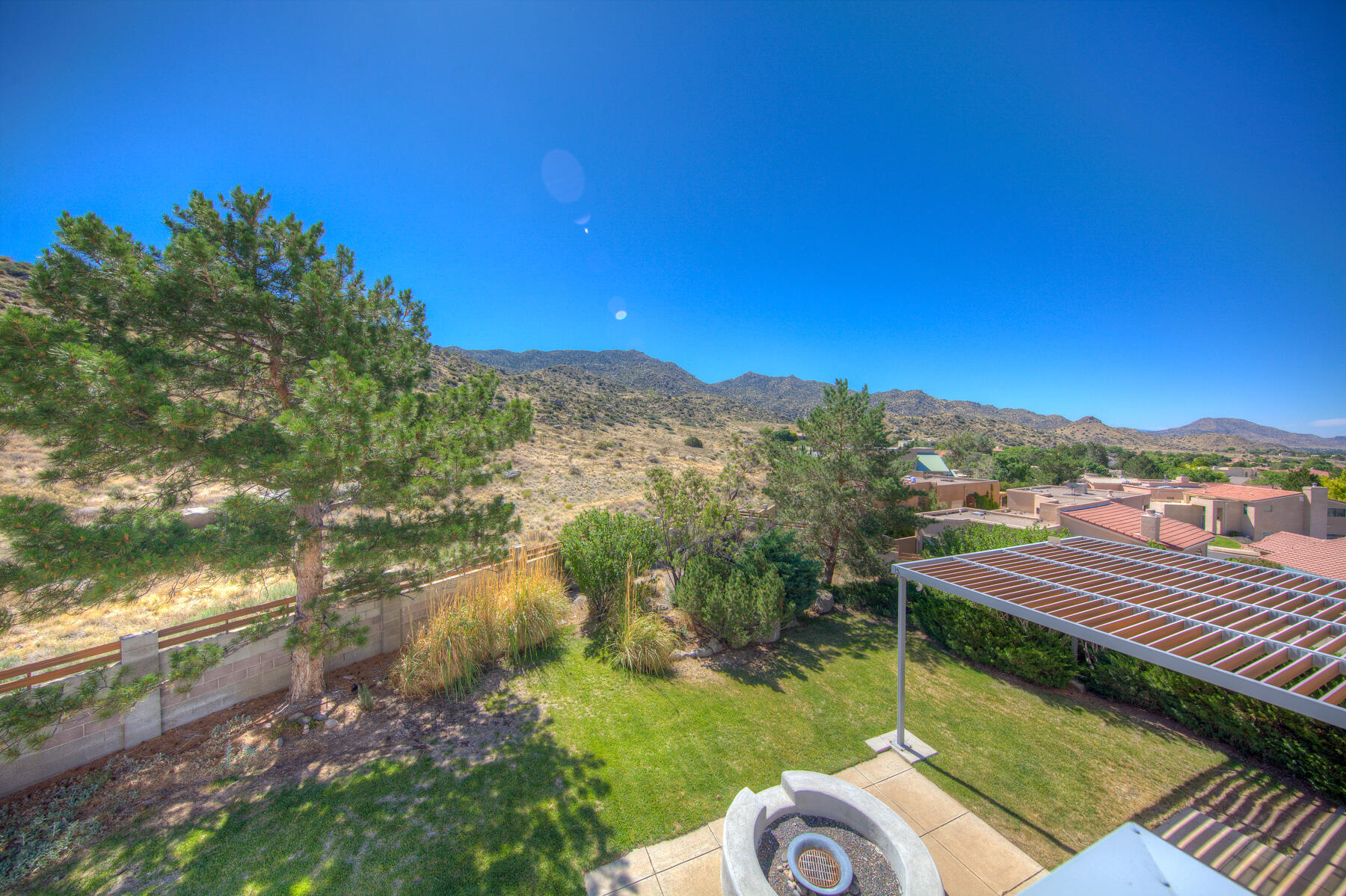 1538 Rosalba Street NE