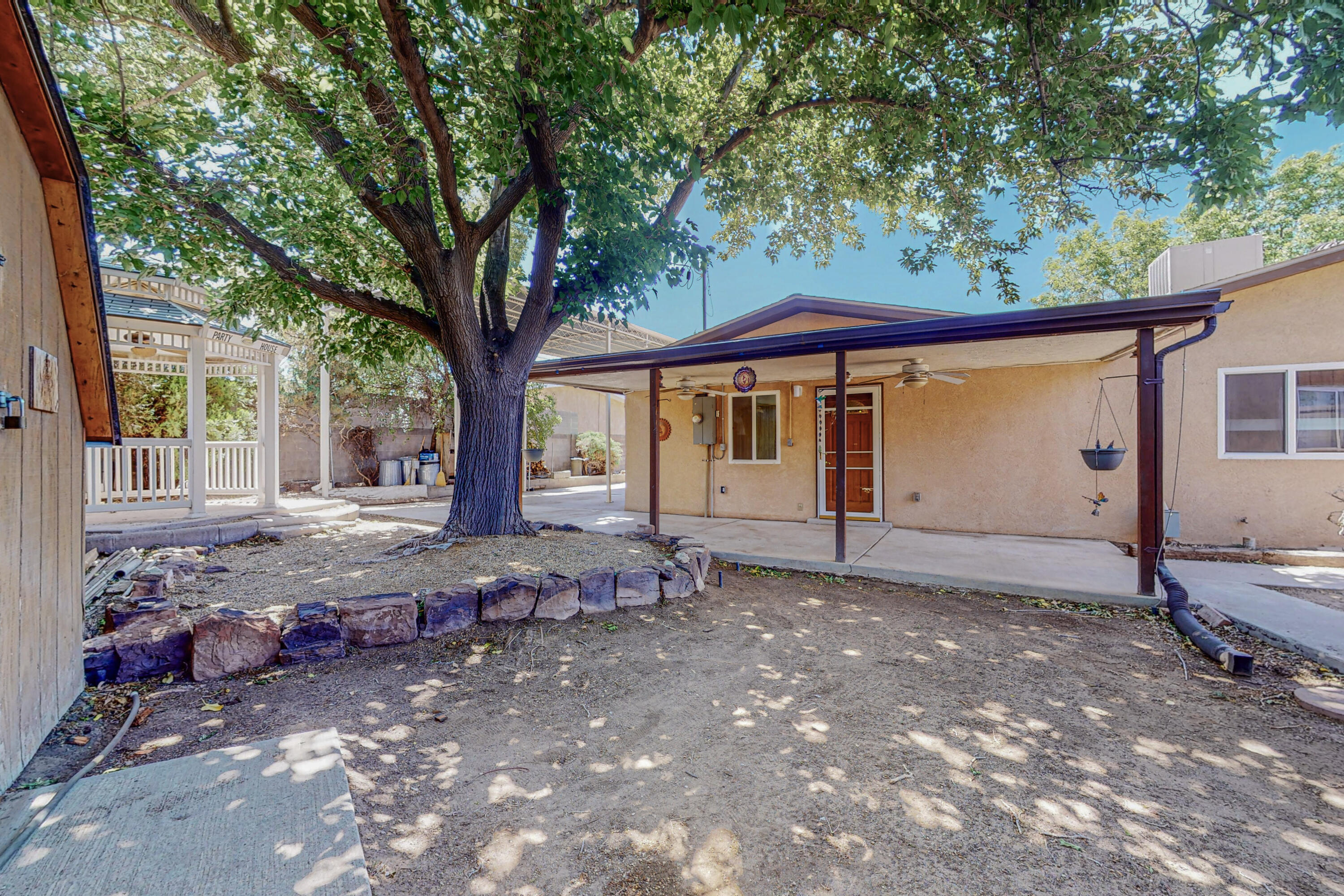 11601 Copper Avenue NE