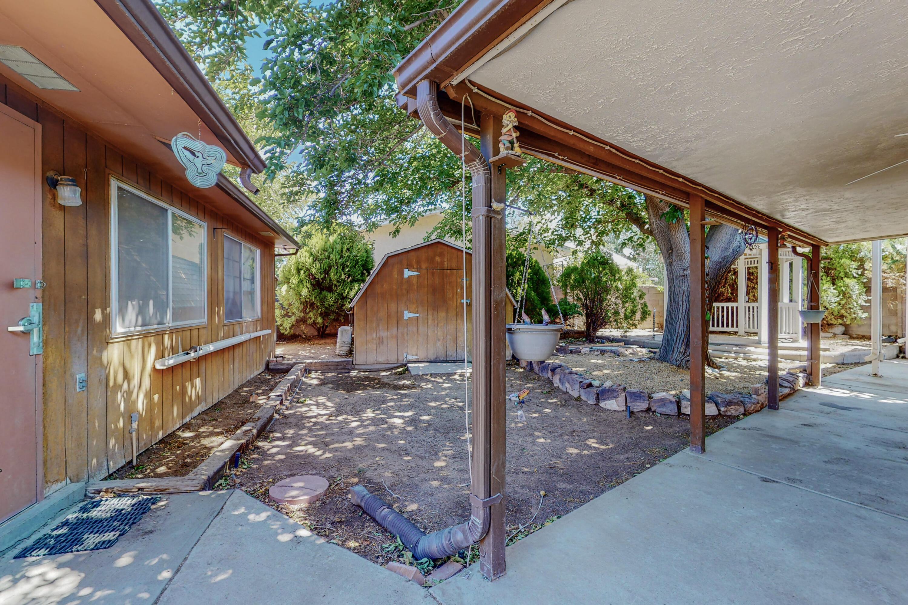 11601 Copper Avenue NE