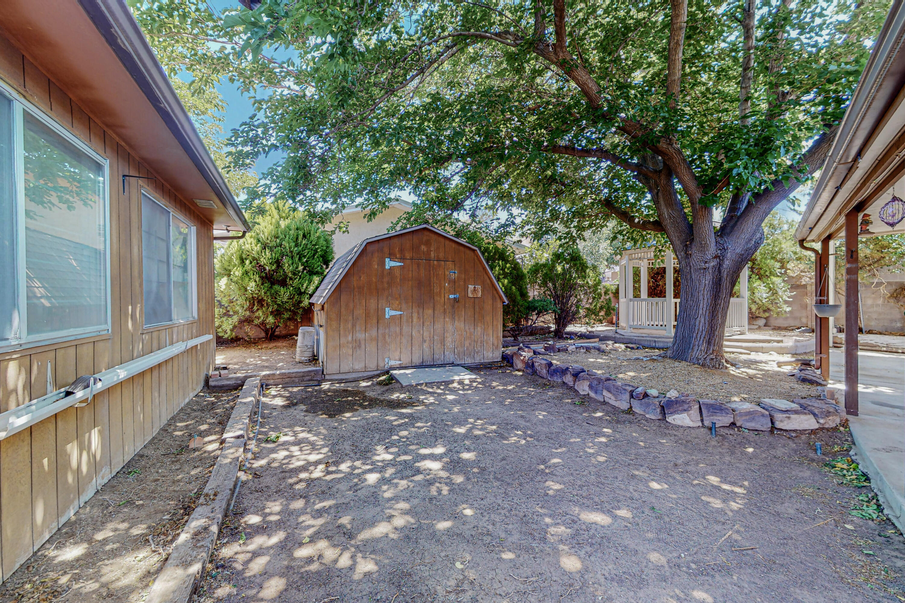 11601 Copper Avenue NE