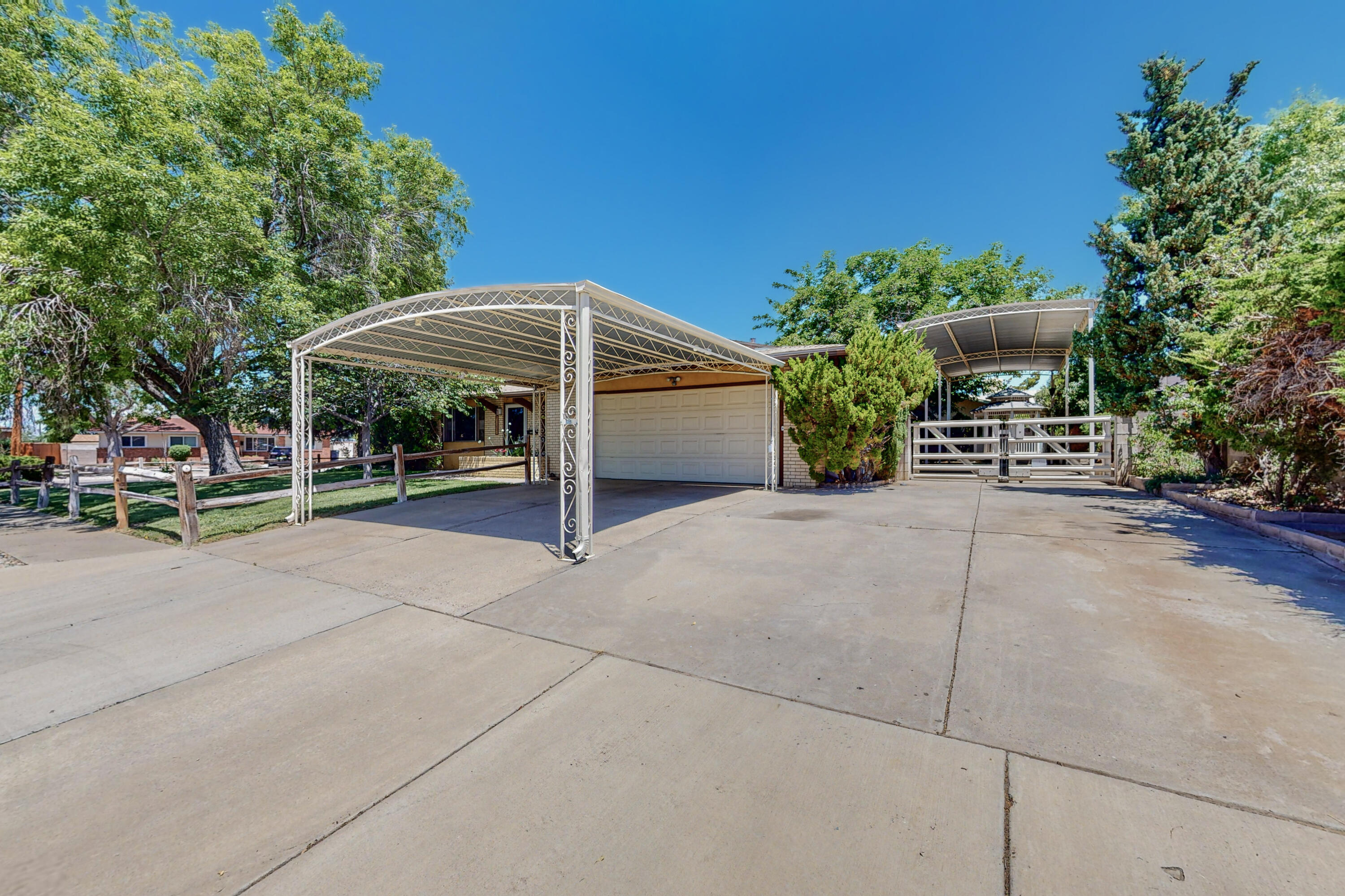 11601 Copper Avenue NE