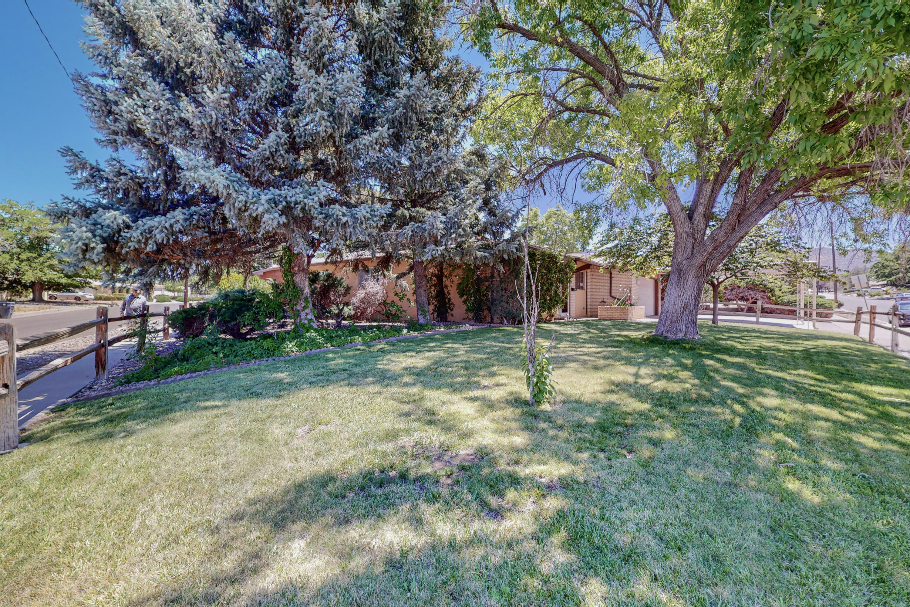 11601 Copper Avenue NE