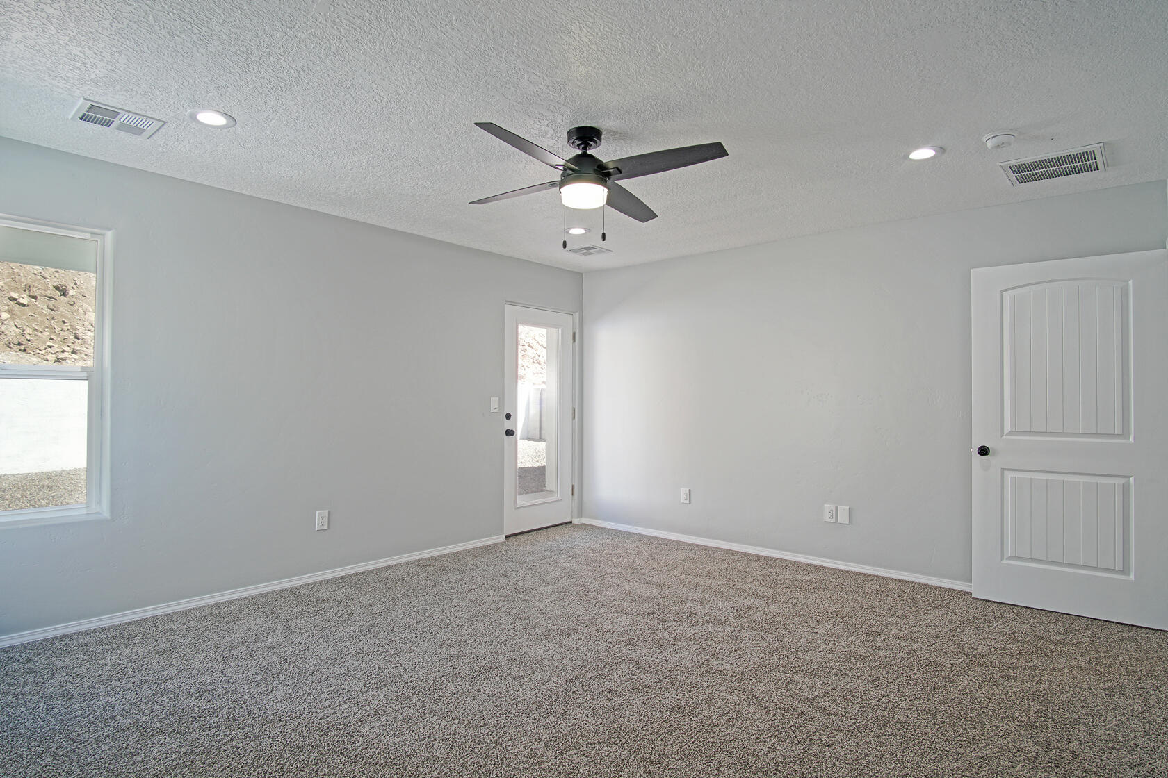 611 Foothill Road SW