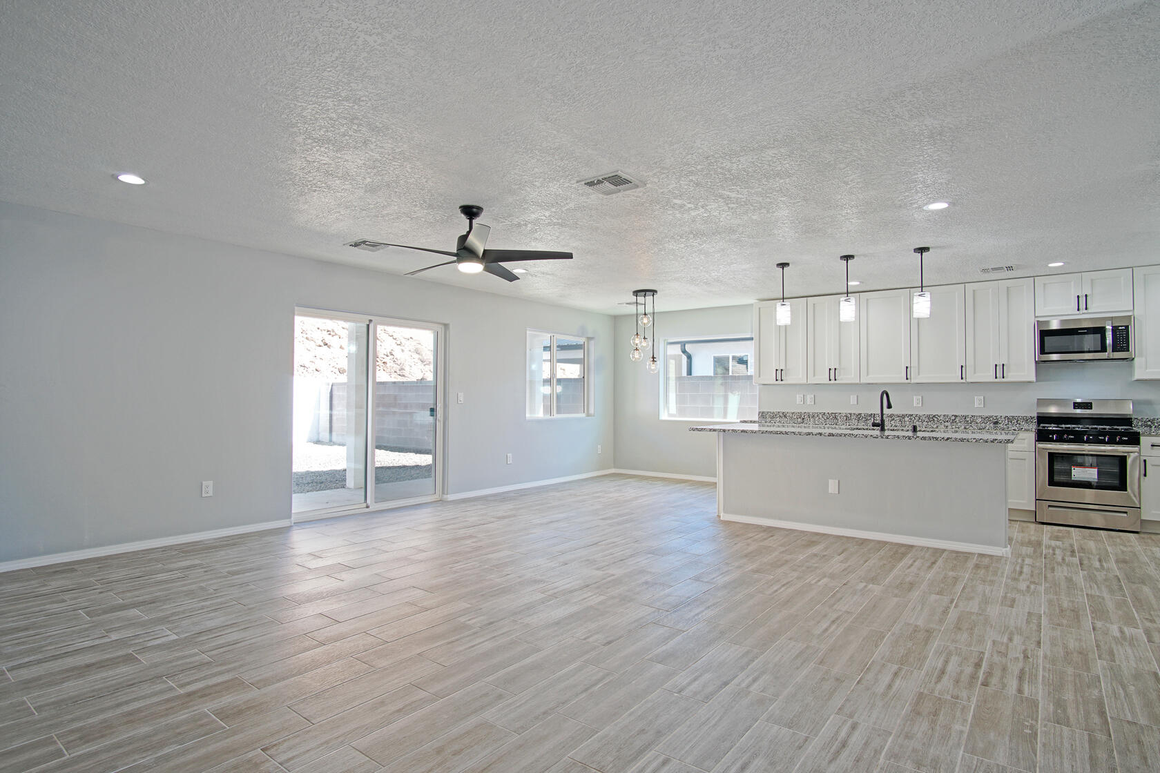 611 Foothill Road SW