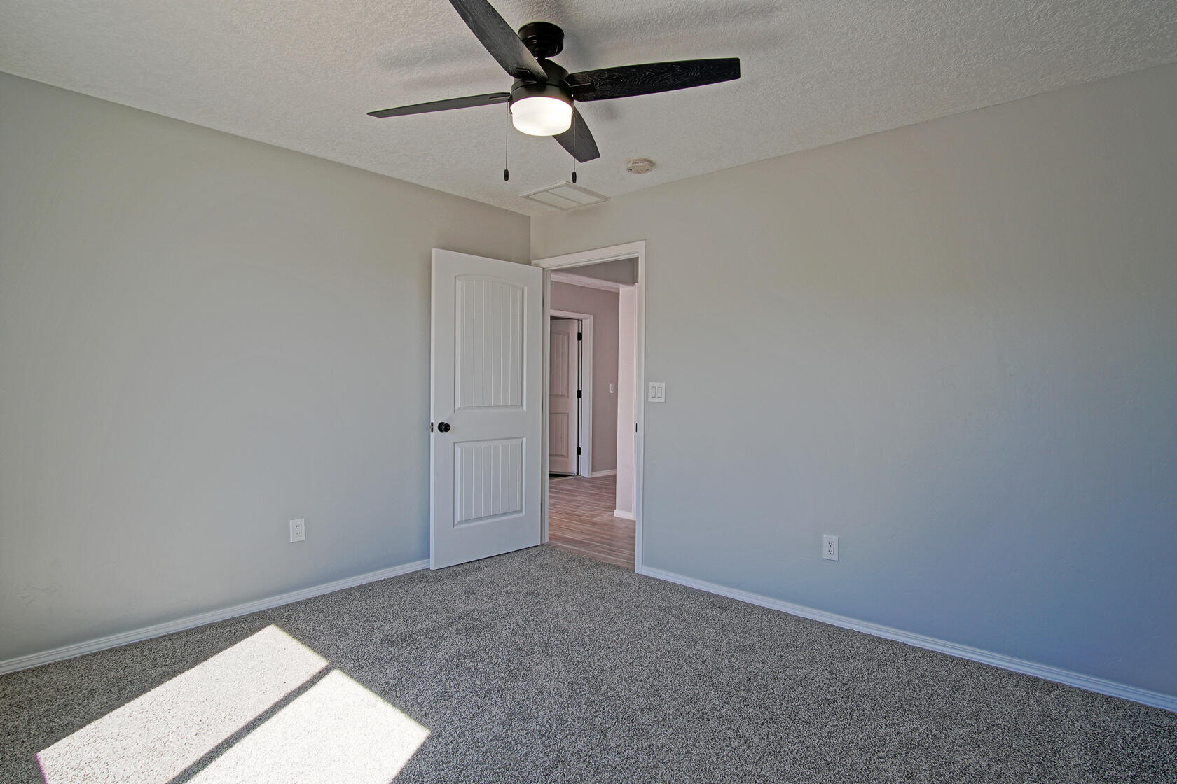 611 Foothill Road SW