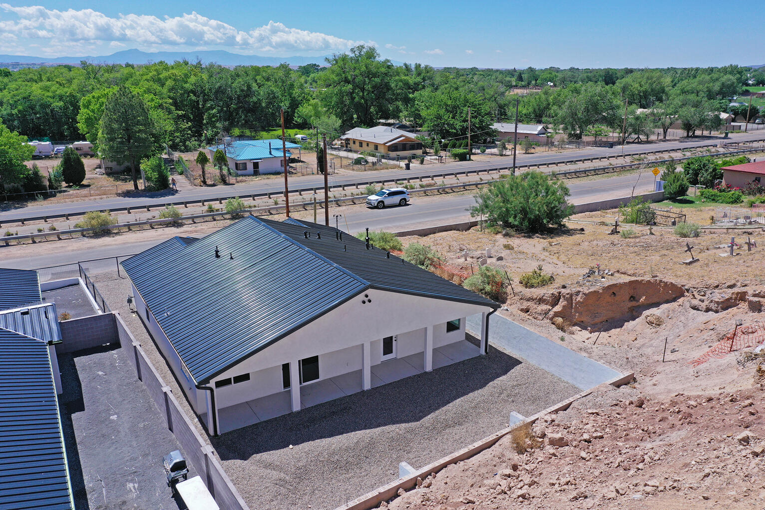 611 Foothill Road SW