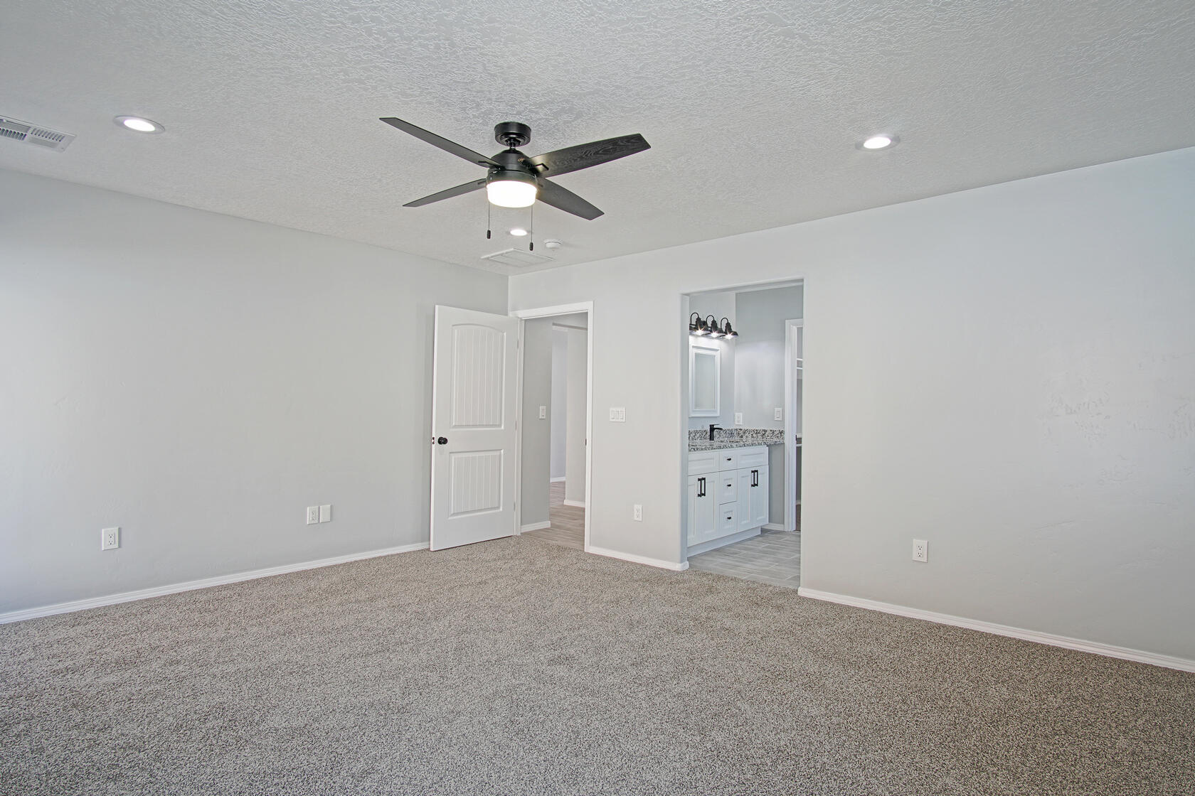 611 Foothill Road SW