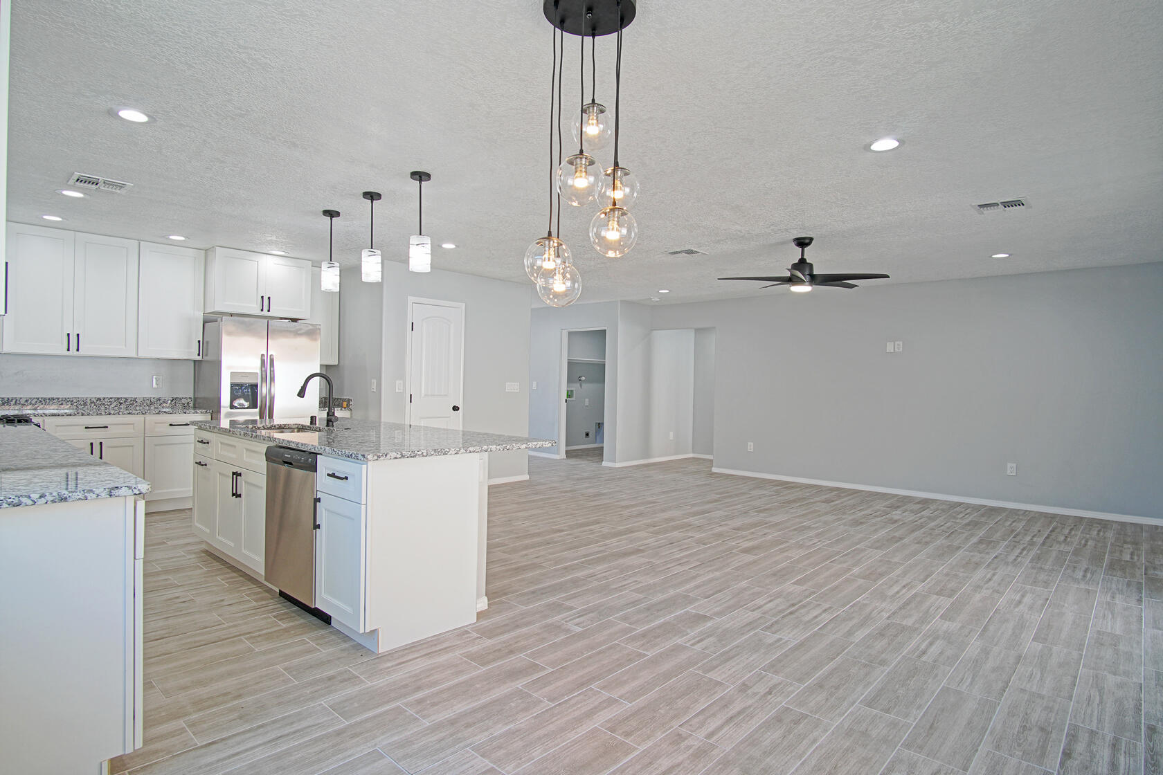 611 Foothill Road SW