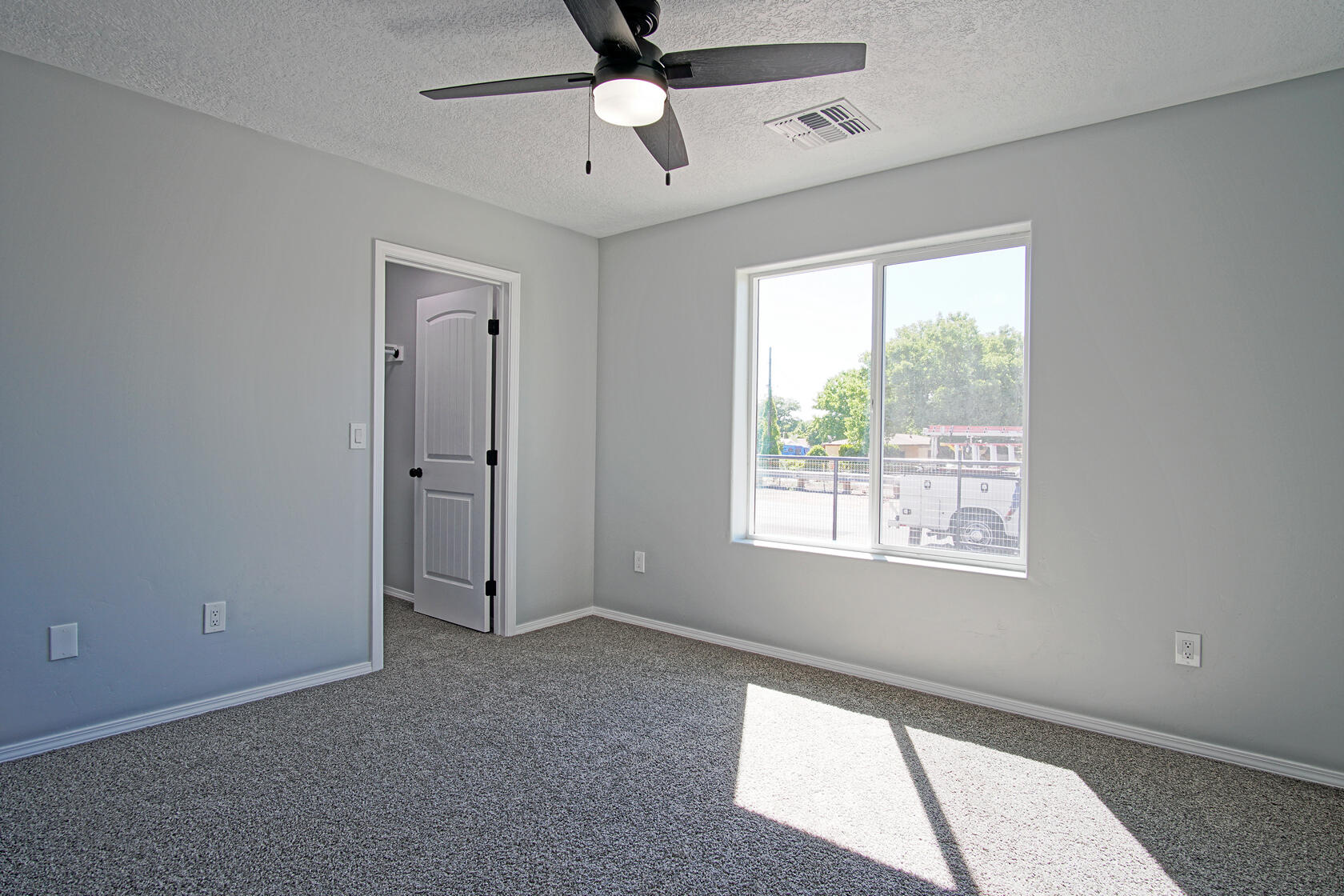 611 Foothill Road SW