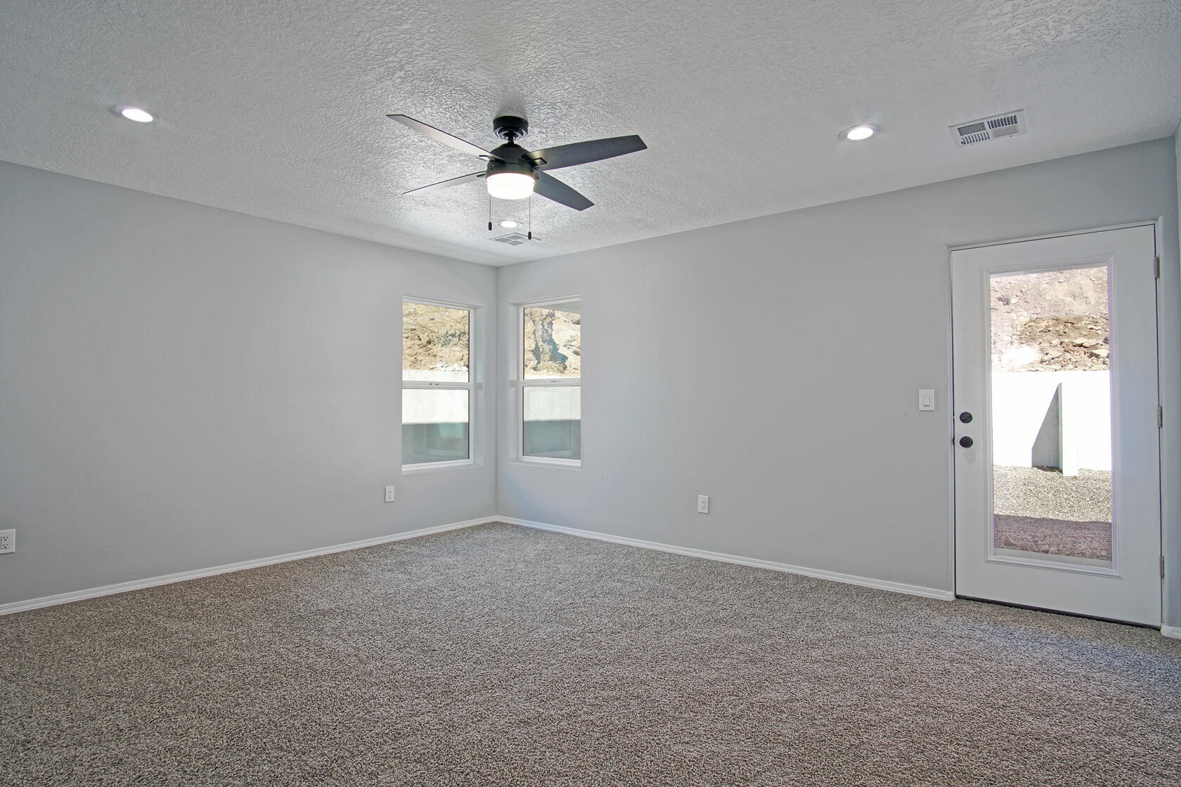 611 Foothill Road SW