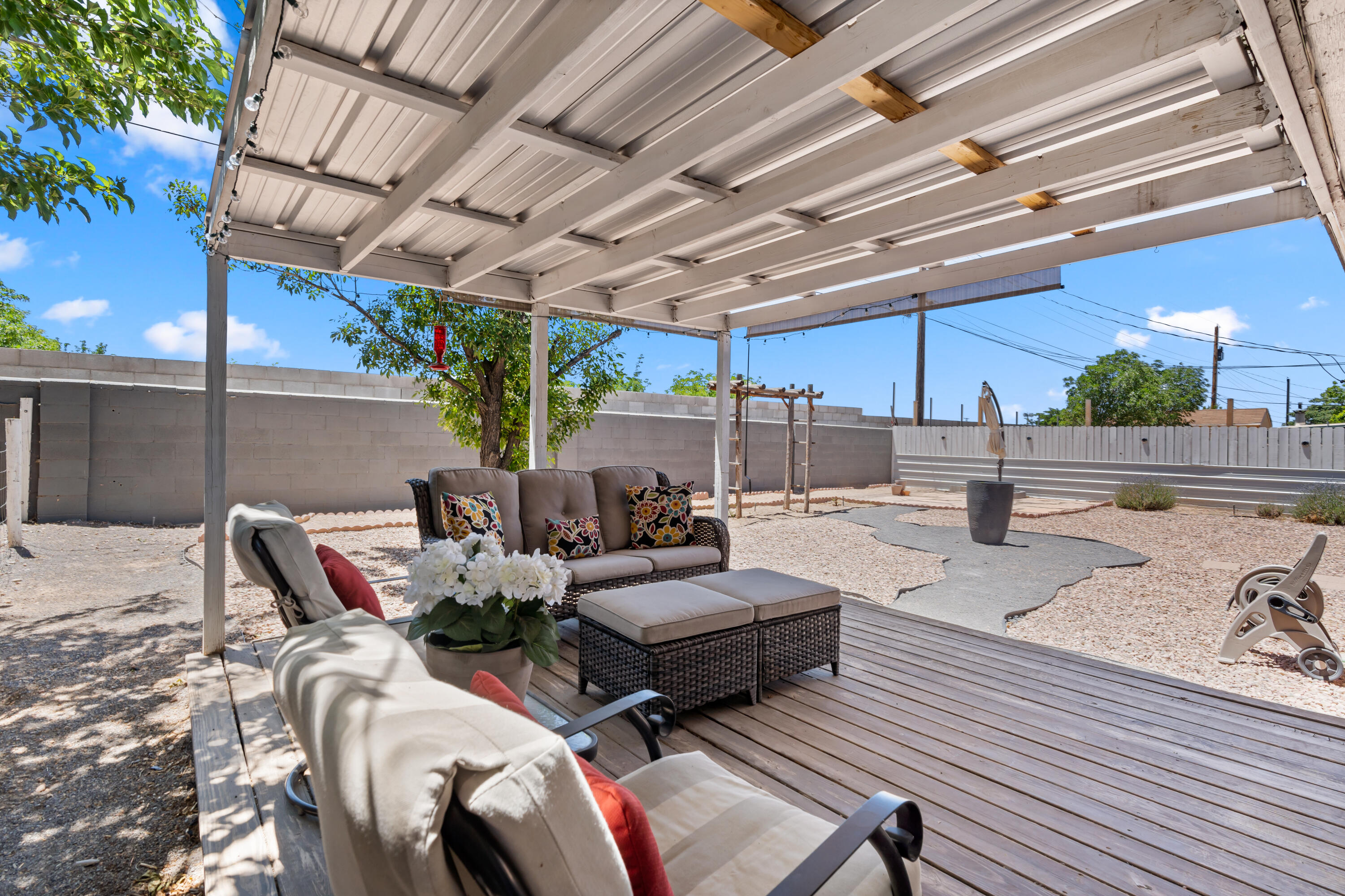 3824 Delamar Avenue NE