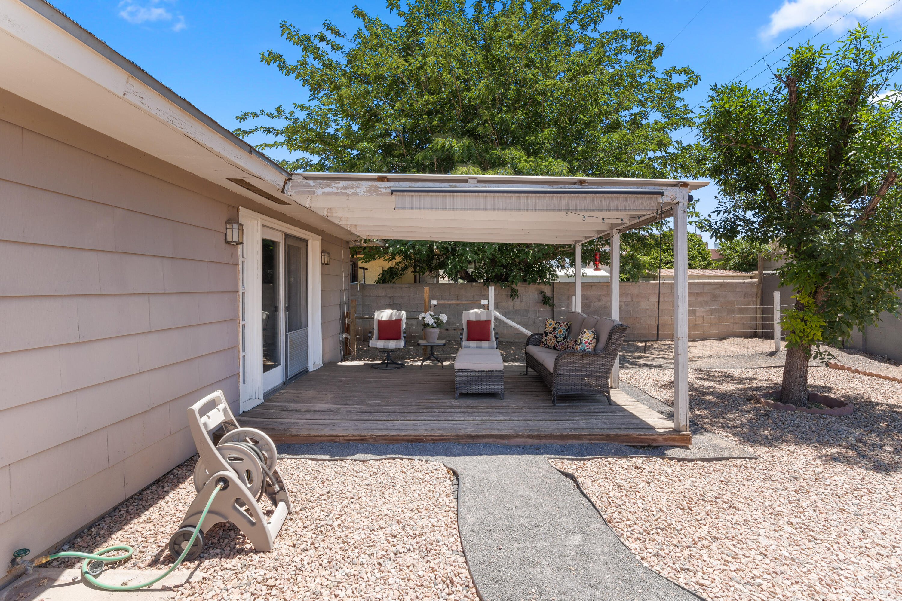 3824 Delamar Avenue NE