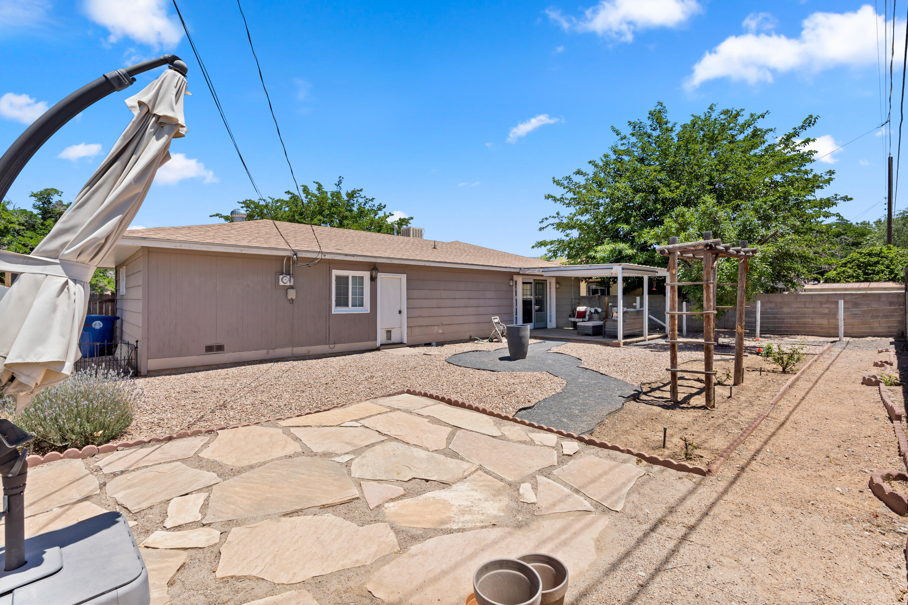 3824 Delamar Avenue NE