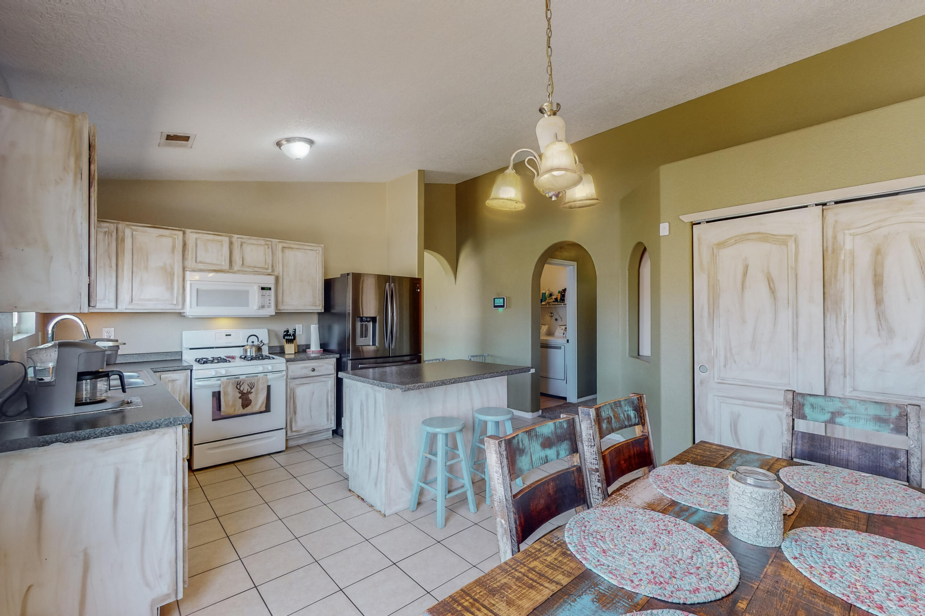 108 Avenida Jardin