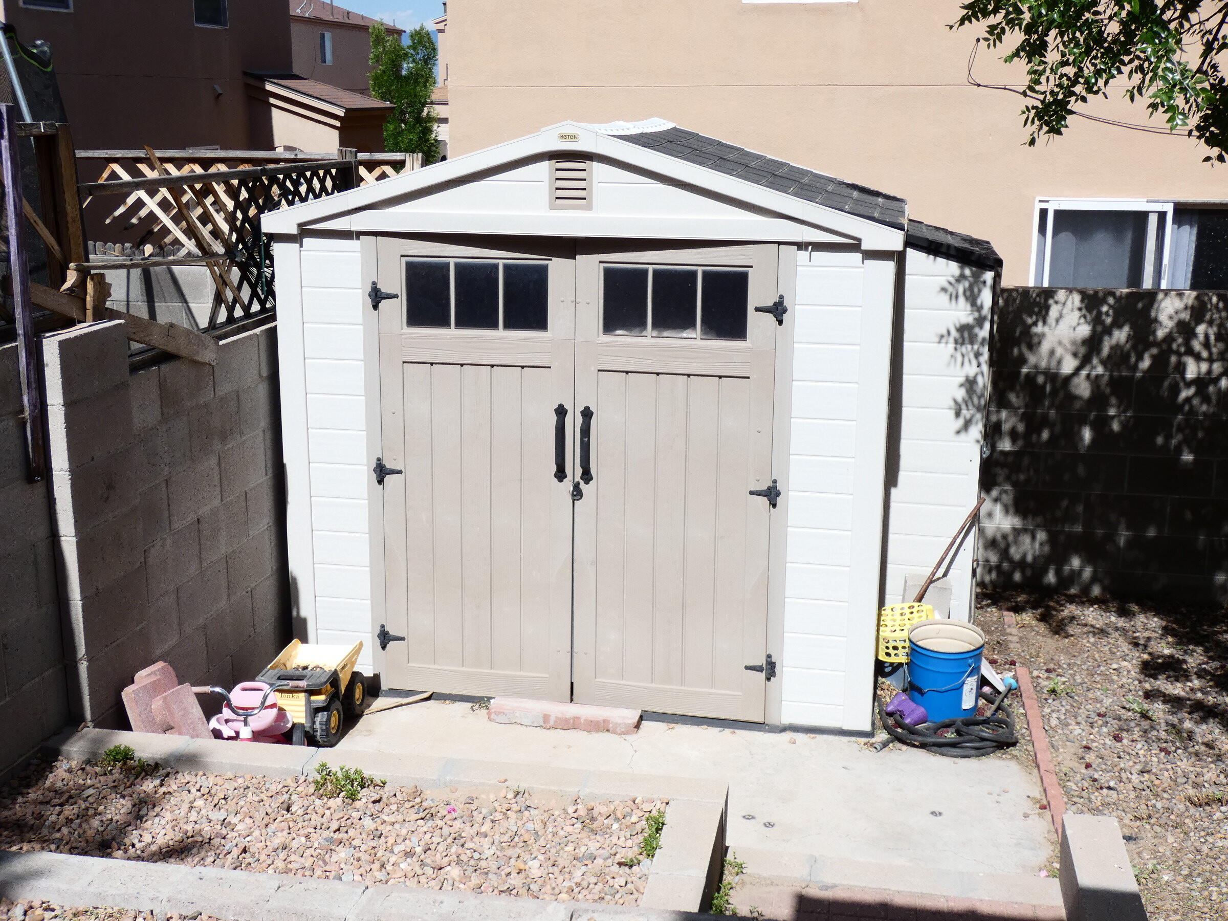 708 Lone Pine Drive SW