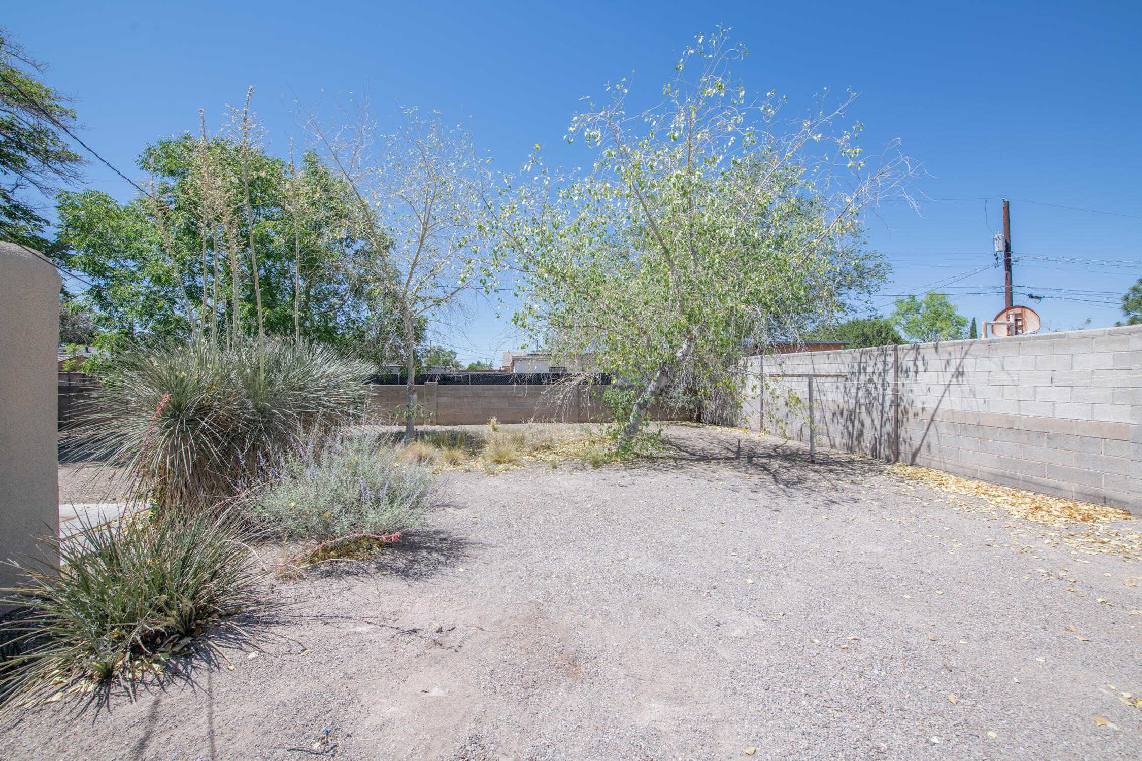 826 La Luz Drive NW