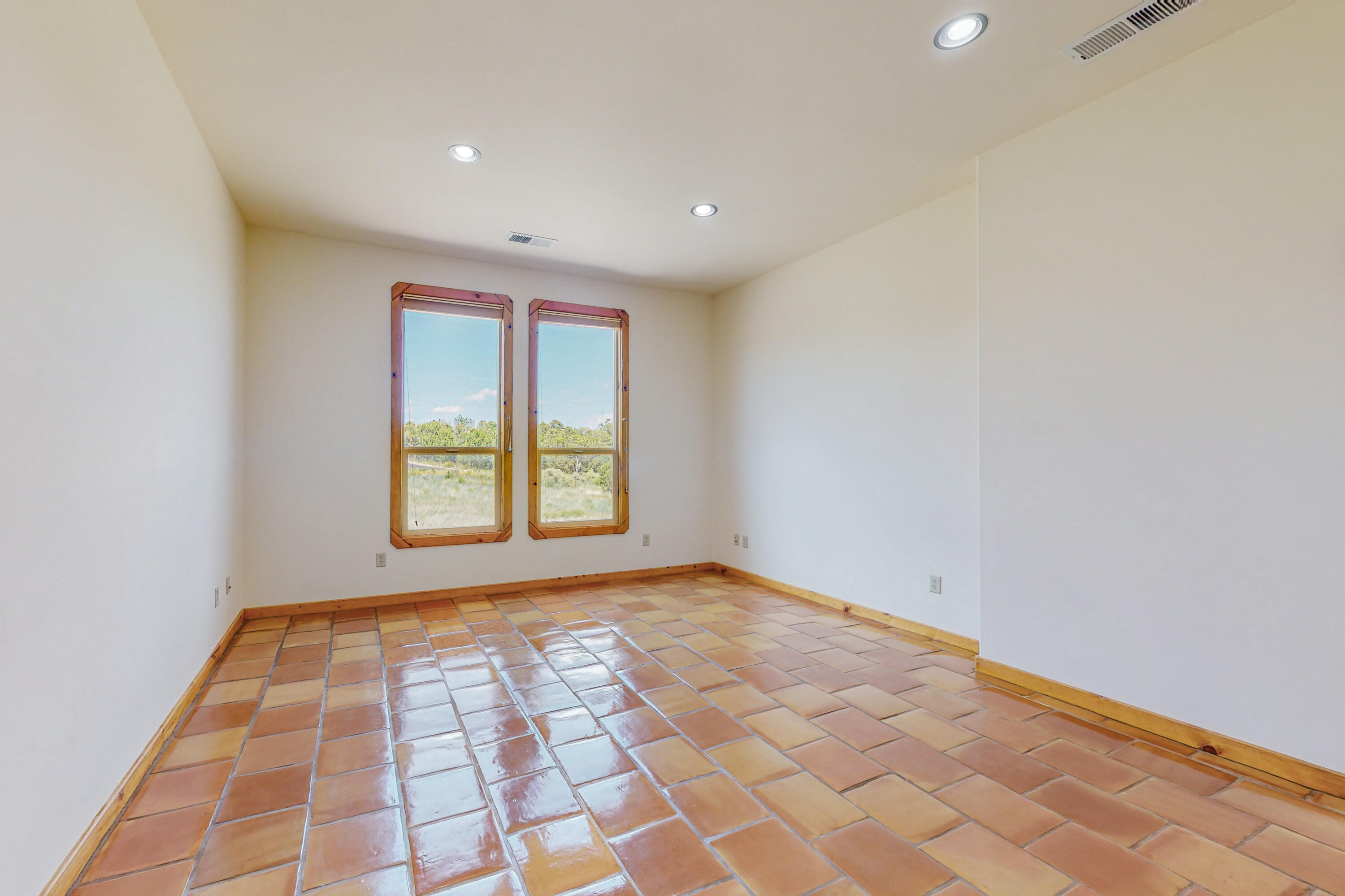 6 Naomi Drive