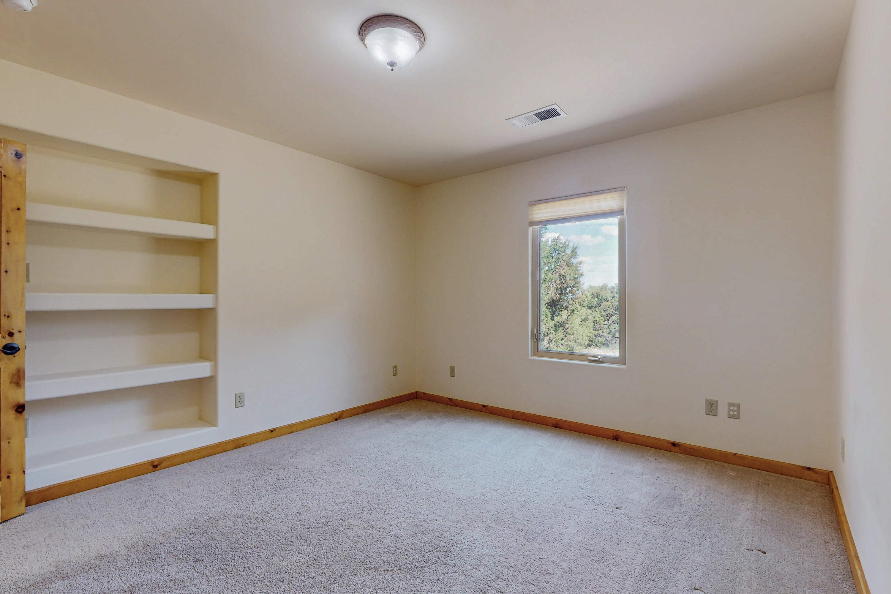 6 Naomi Drive