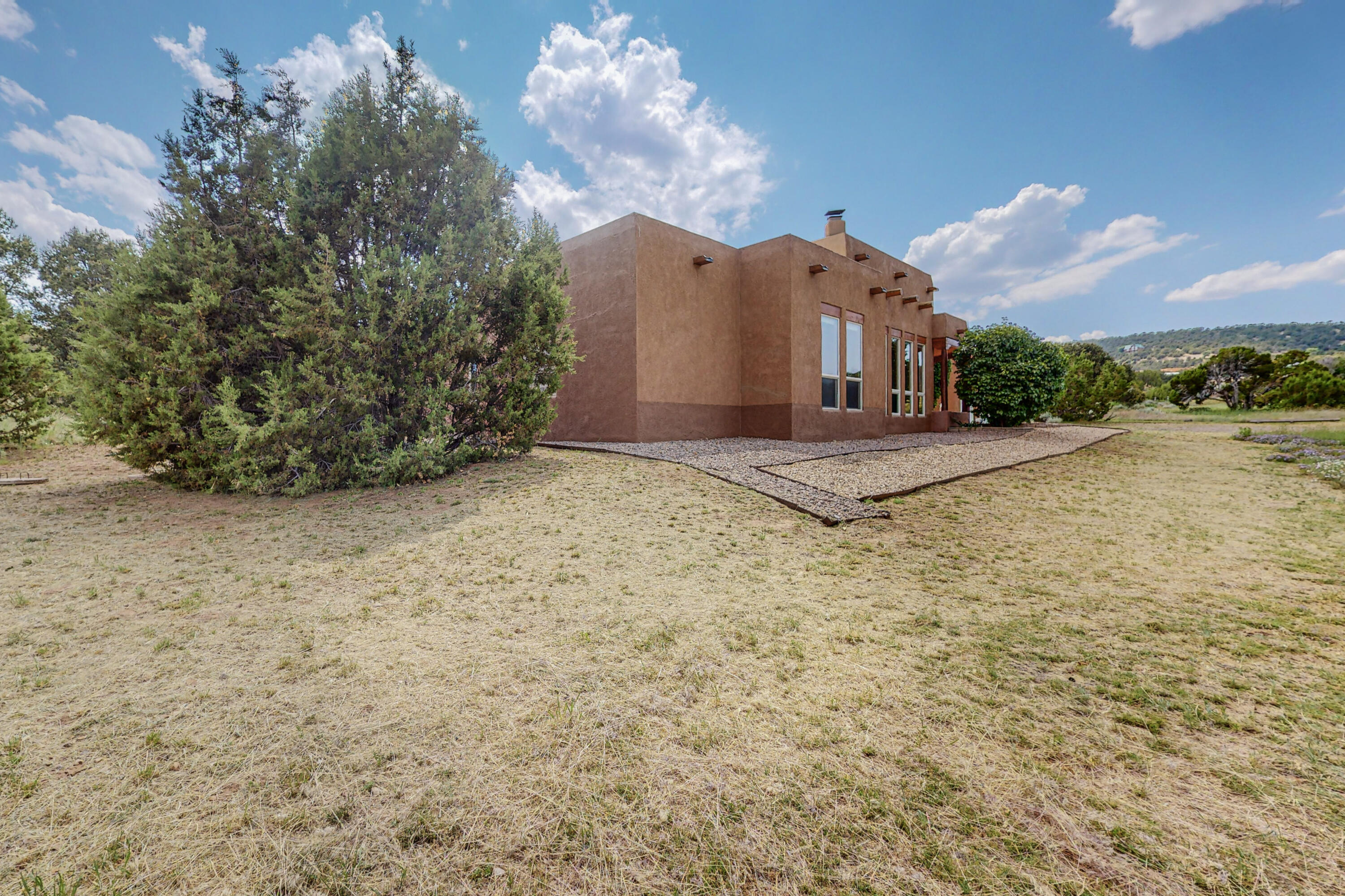 6 Naomi Drive