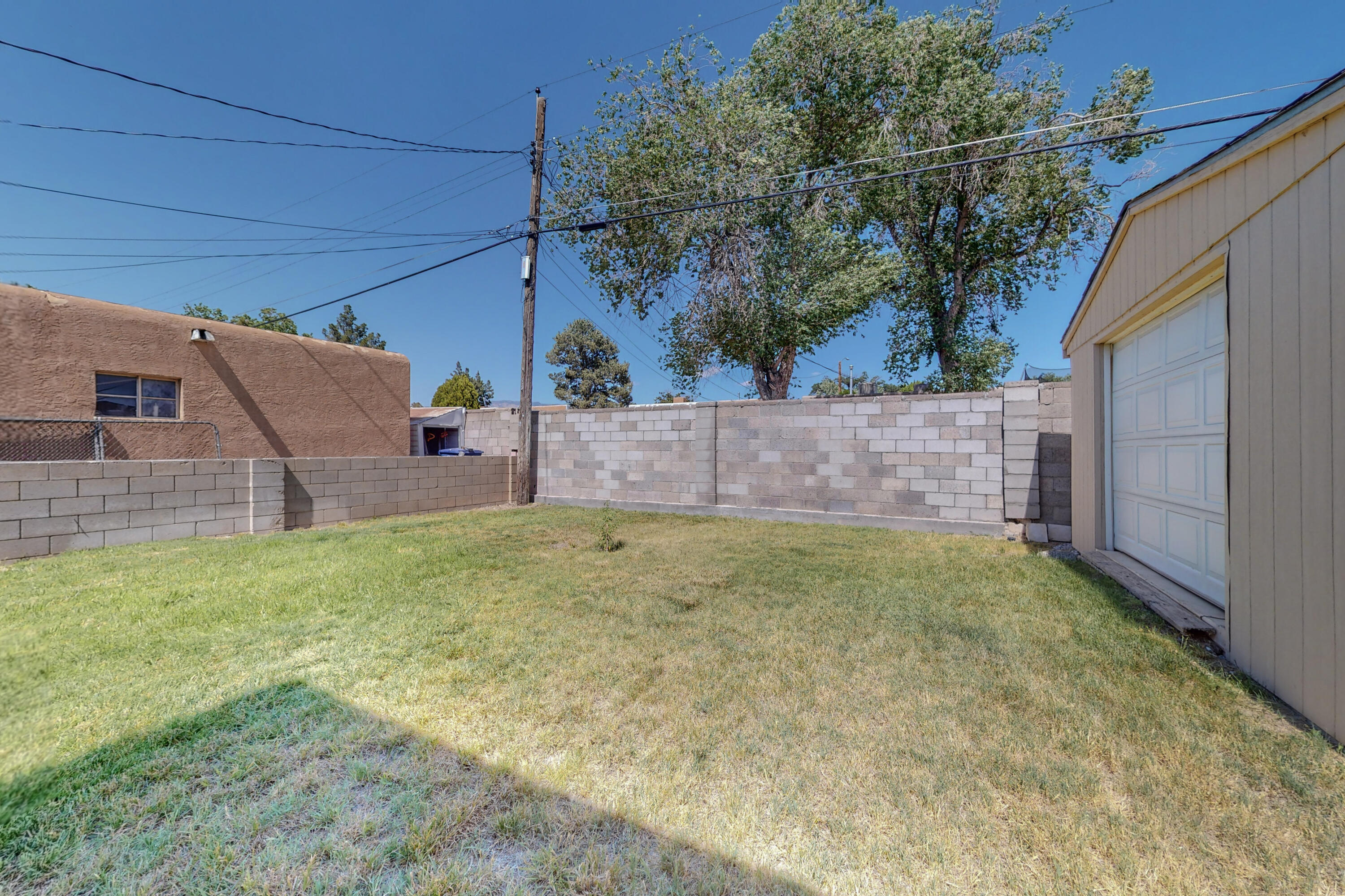 1612 Alvarado Drive NE