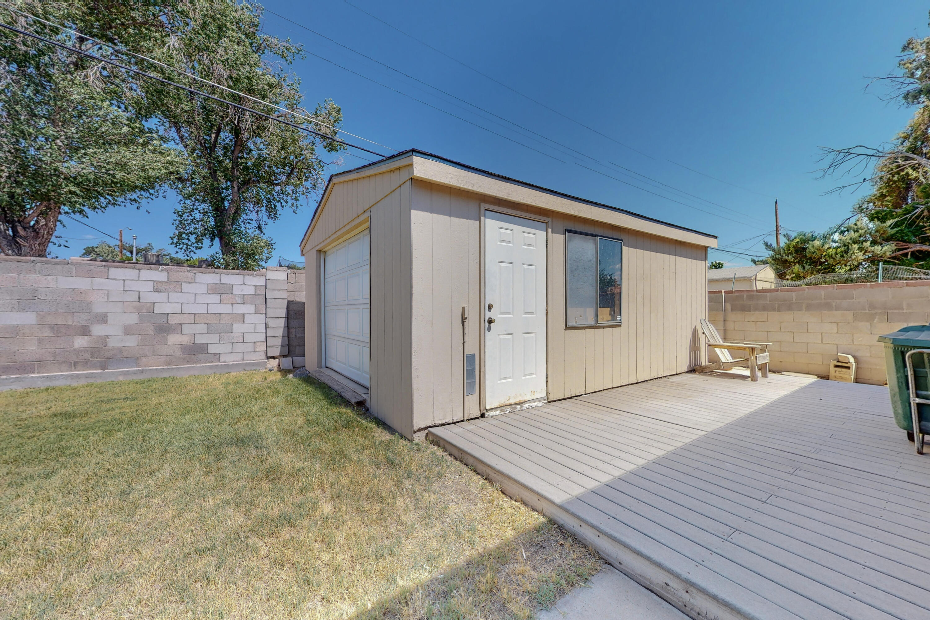 1612 Alvarado Drive NE