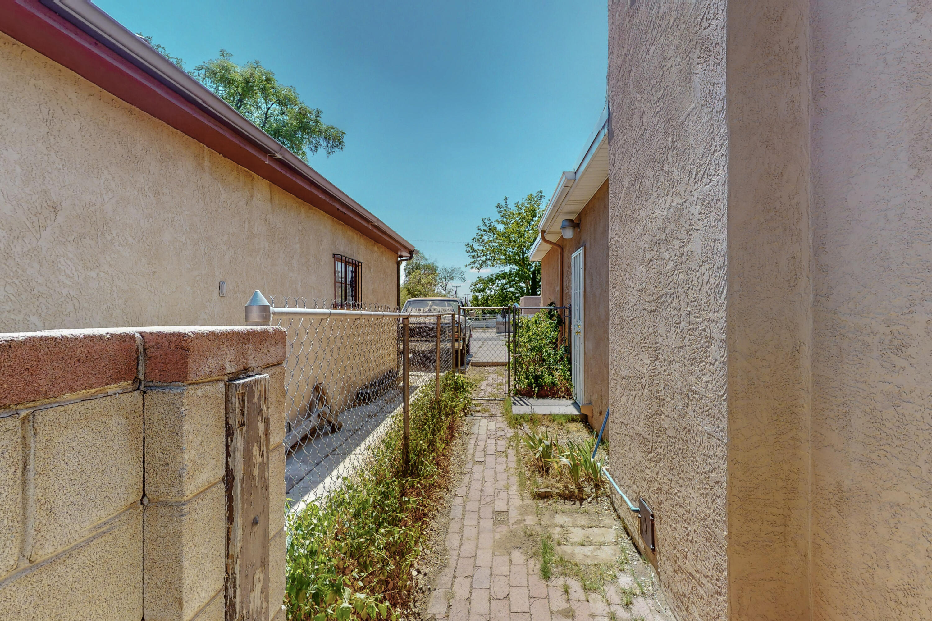 1612 Alvarado Drive NE