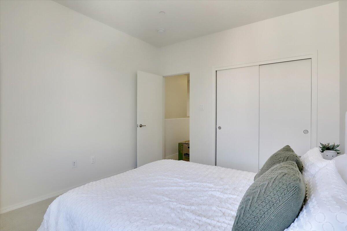 11016 Fort Point Lane NE Unit: B