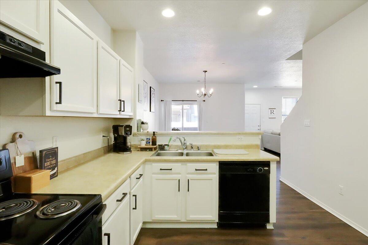 11016 Fort Point Lane NE Unit: B