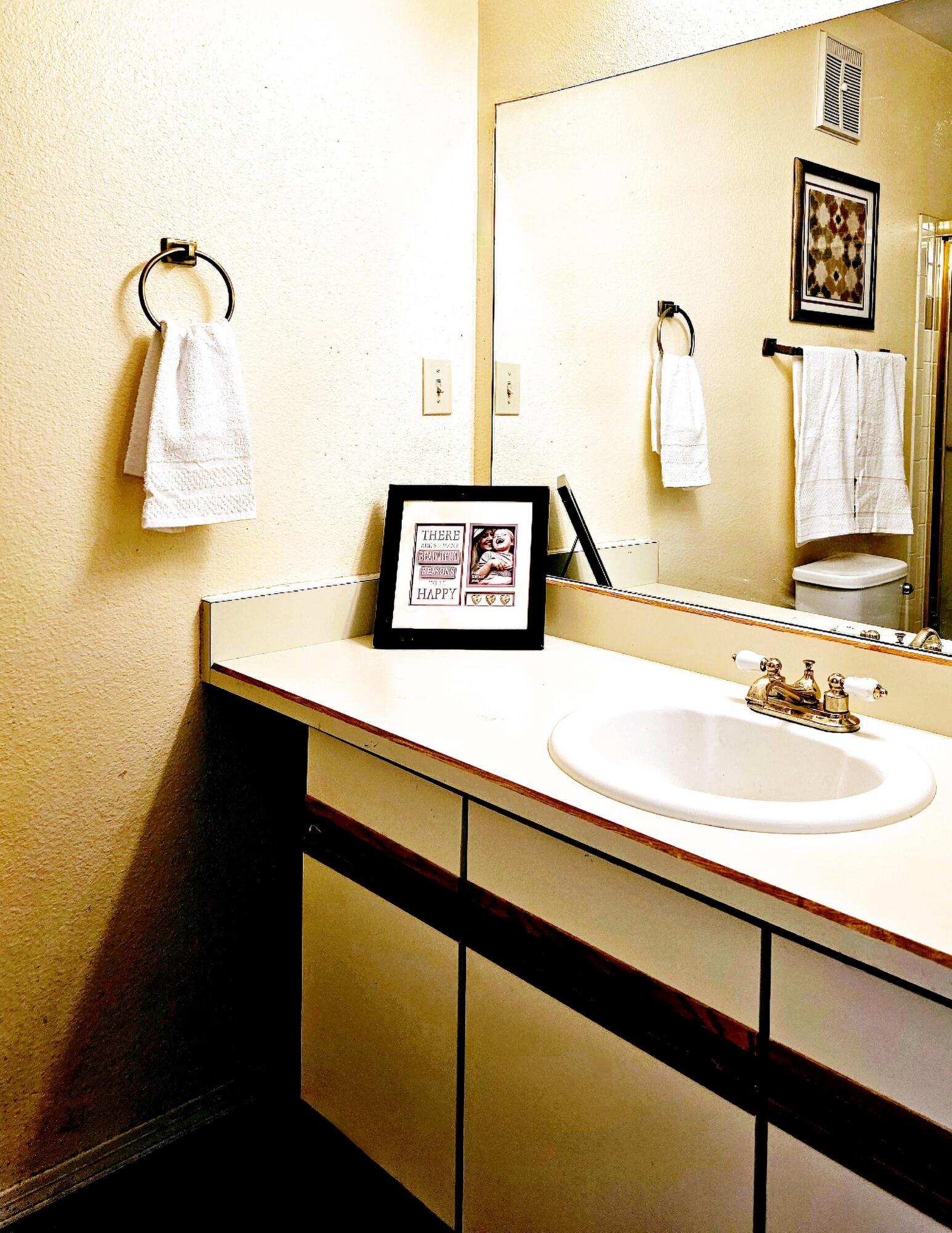 809 Country Club Drive SE Unit: 2b