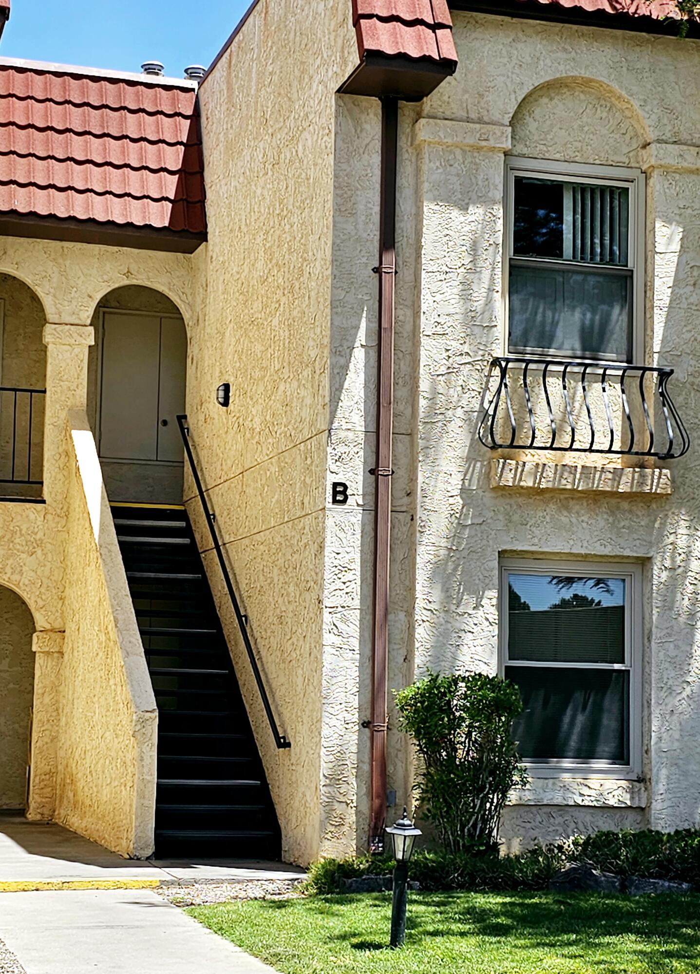 809 Country Club Drive SE Unit: 2b