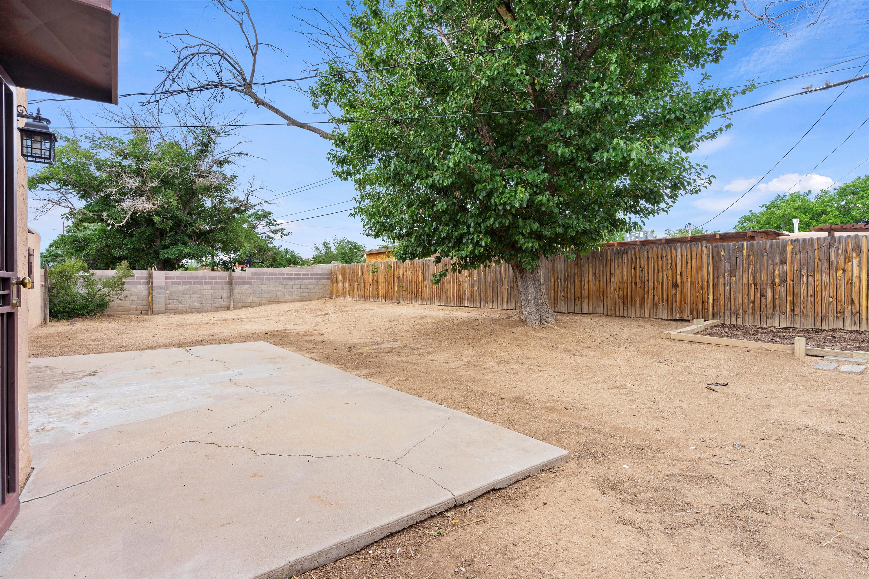 1504 Hoffman Drive NE