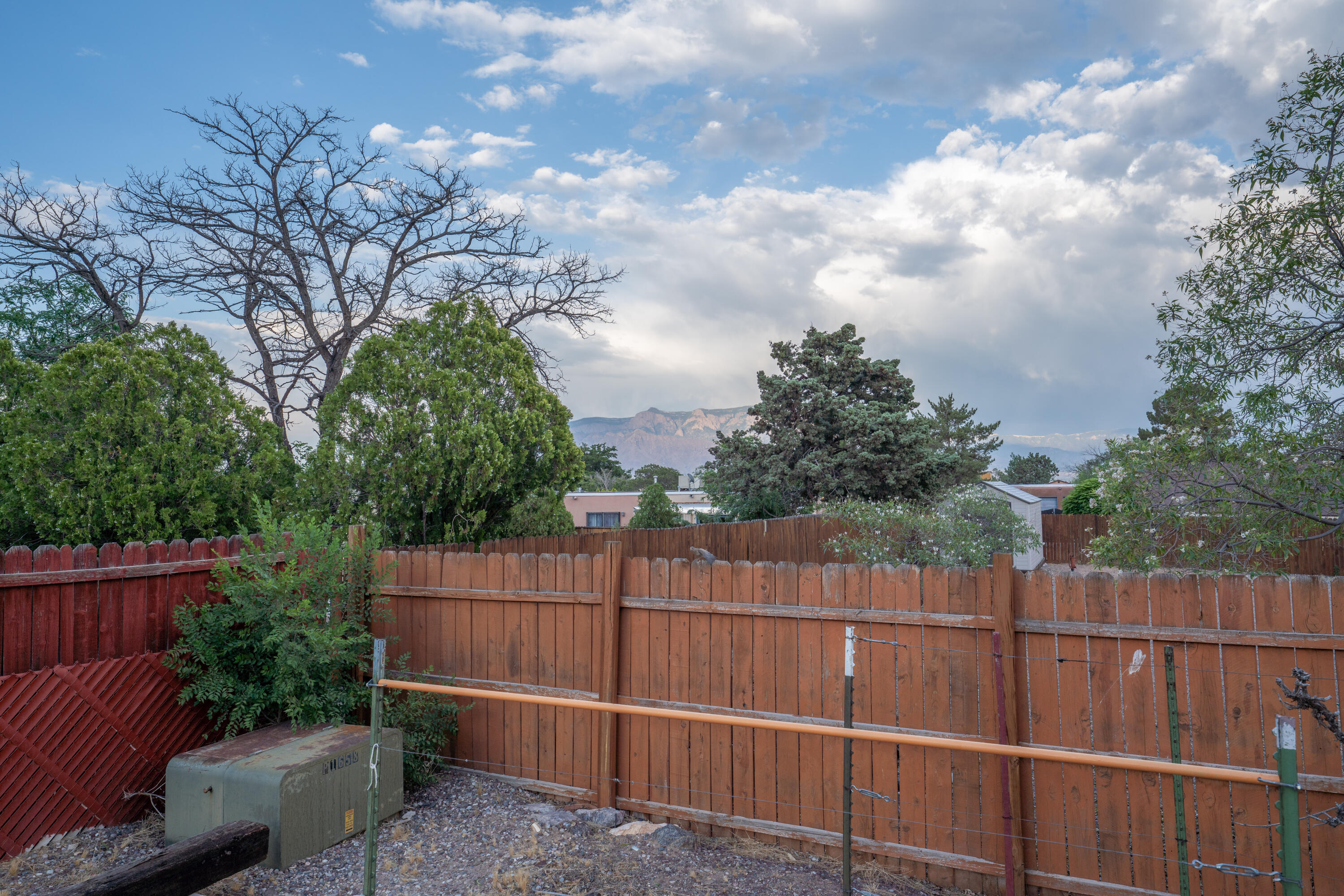 4713 El Hachero Court SE