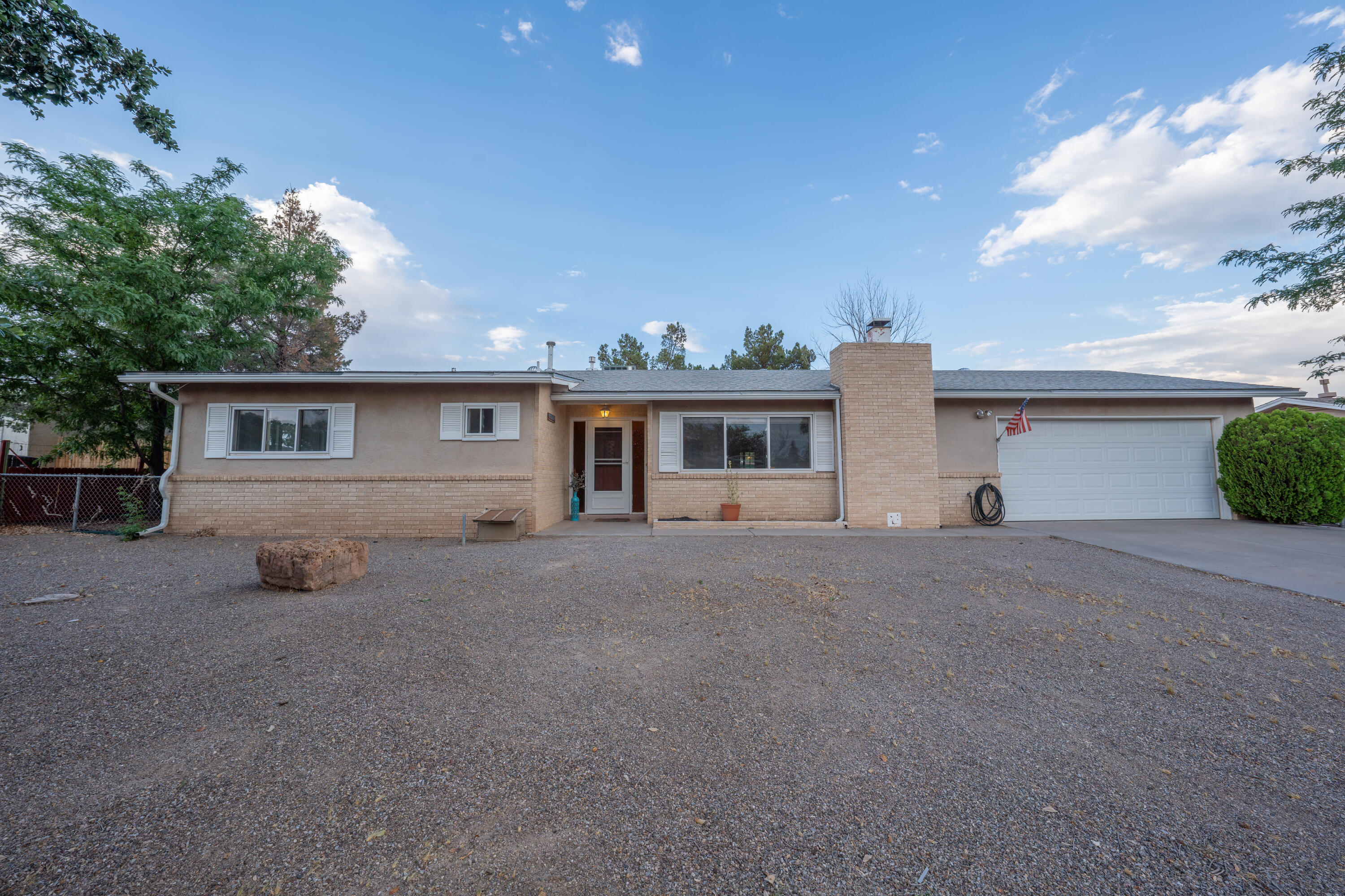 4713 El Hachero Court SE