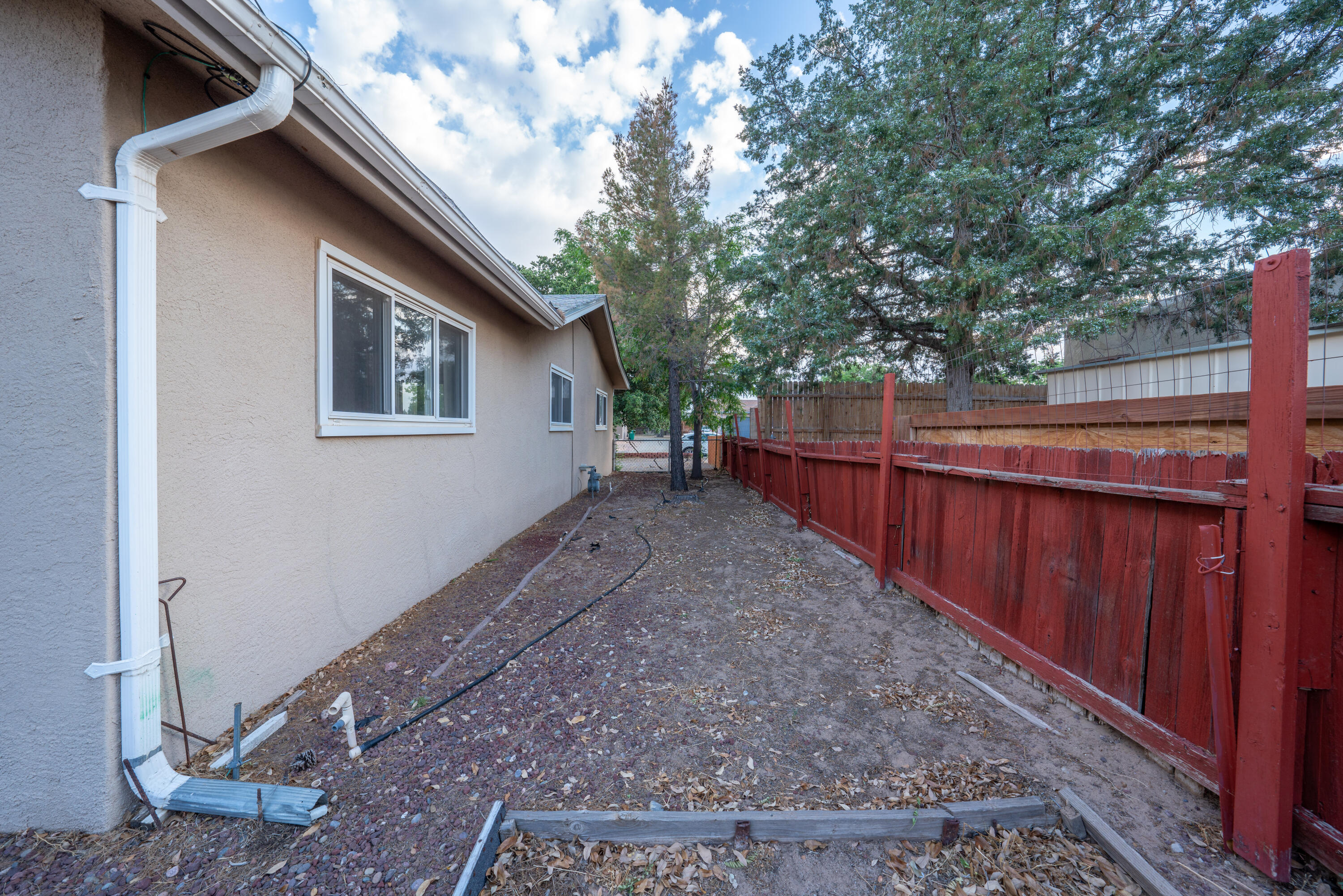 4713 El Hachero Court SE