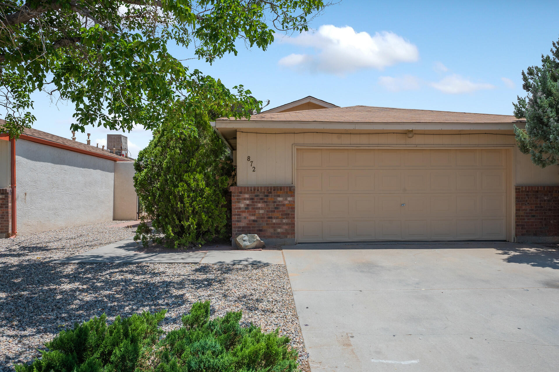872 Entrada Drive SW
