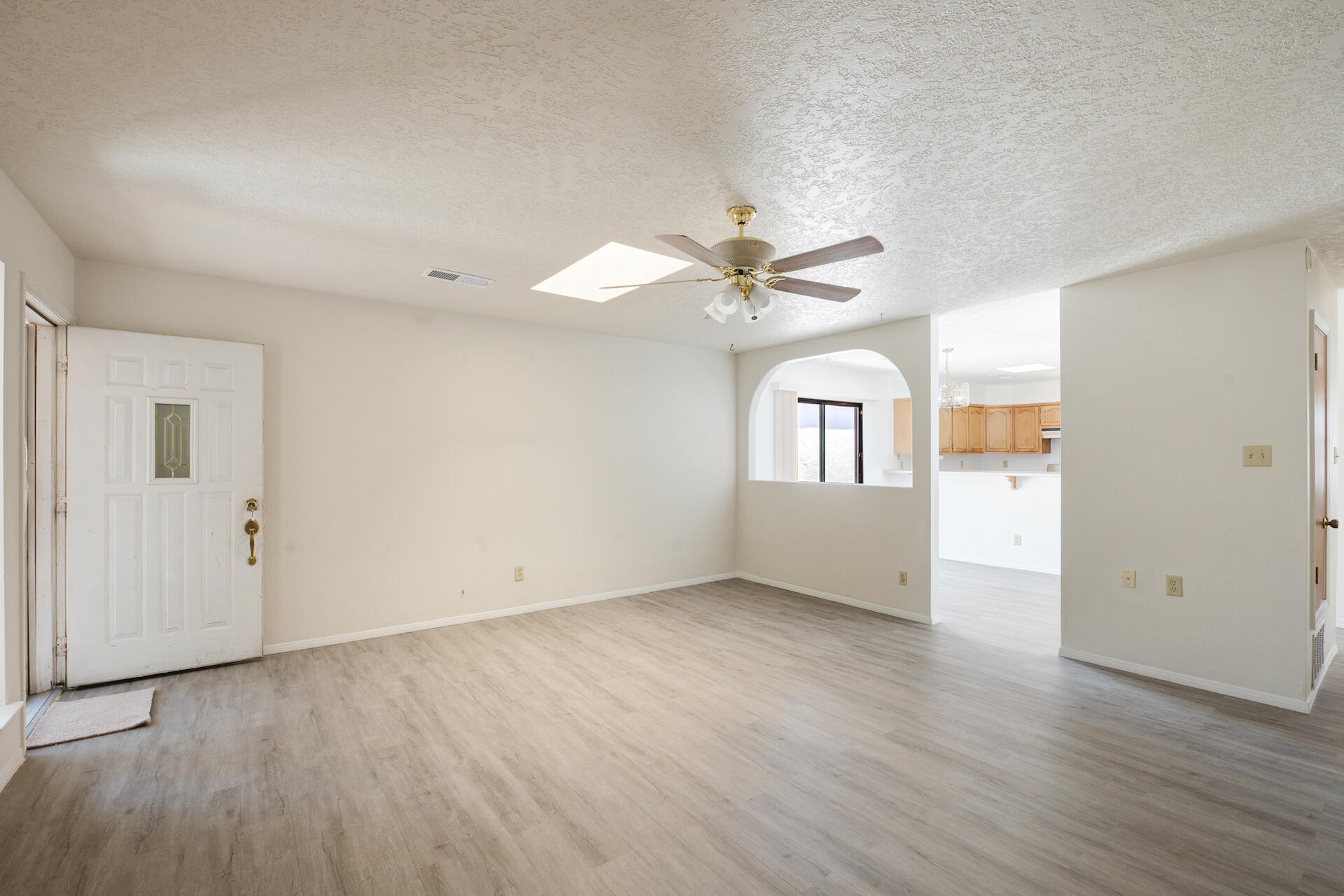 872 Entrada Drive SW