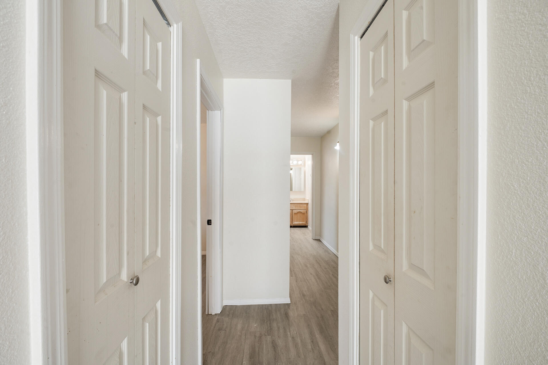 872 Entrada Drive SW