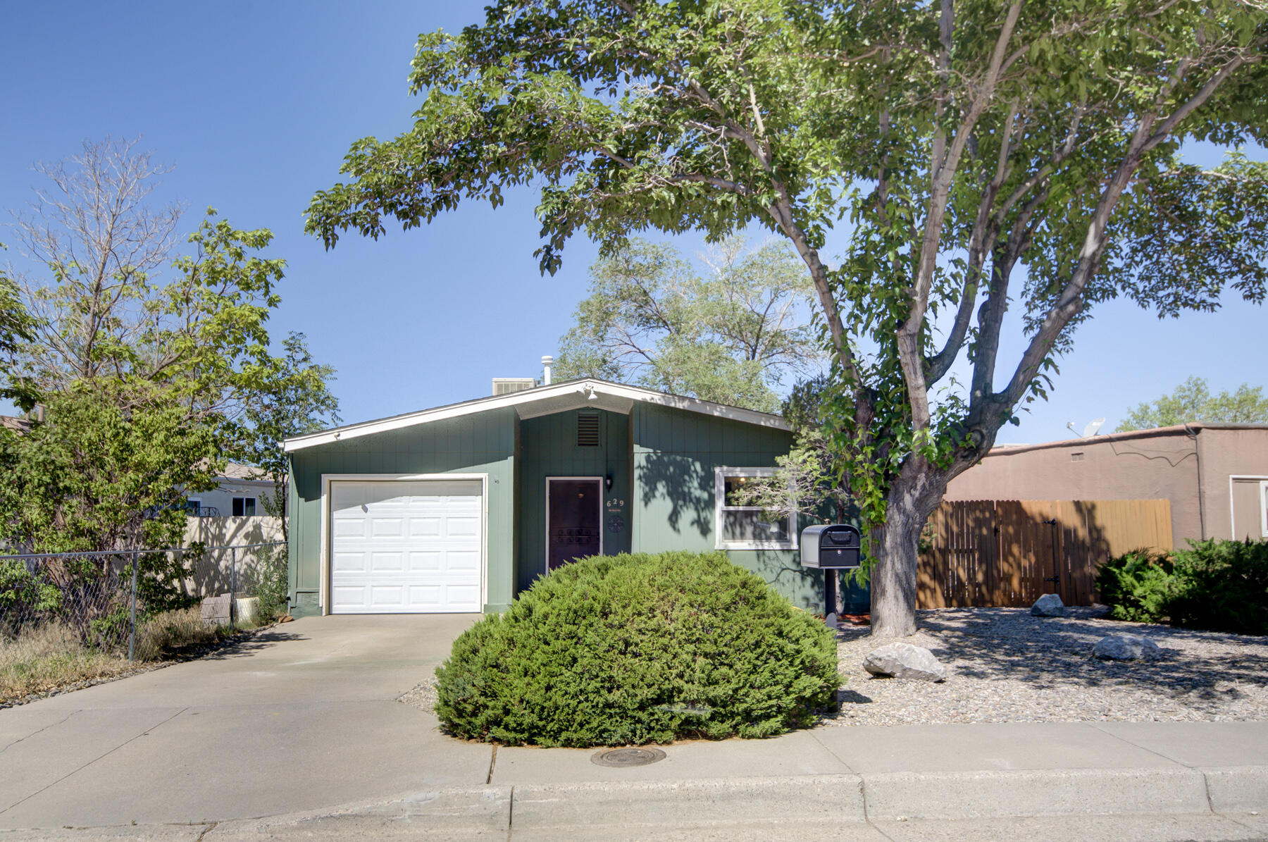 629 Mountain View Avenue NE
