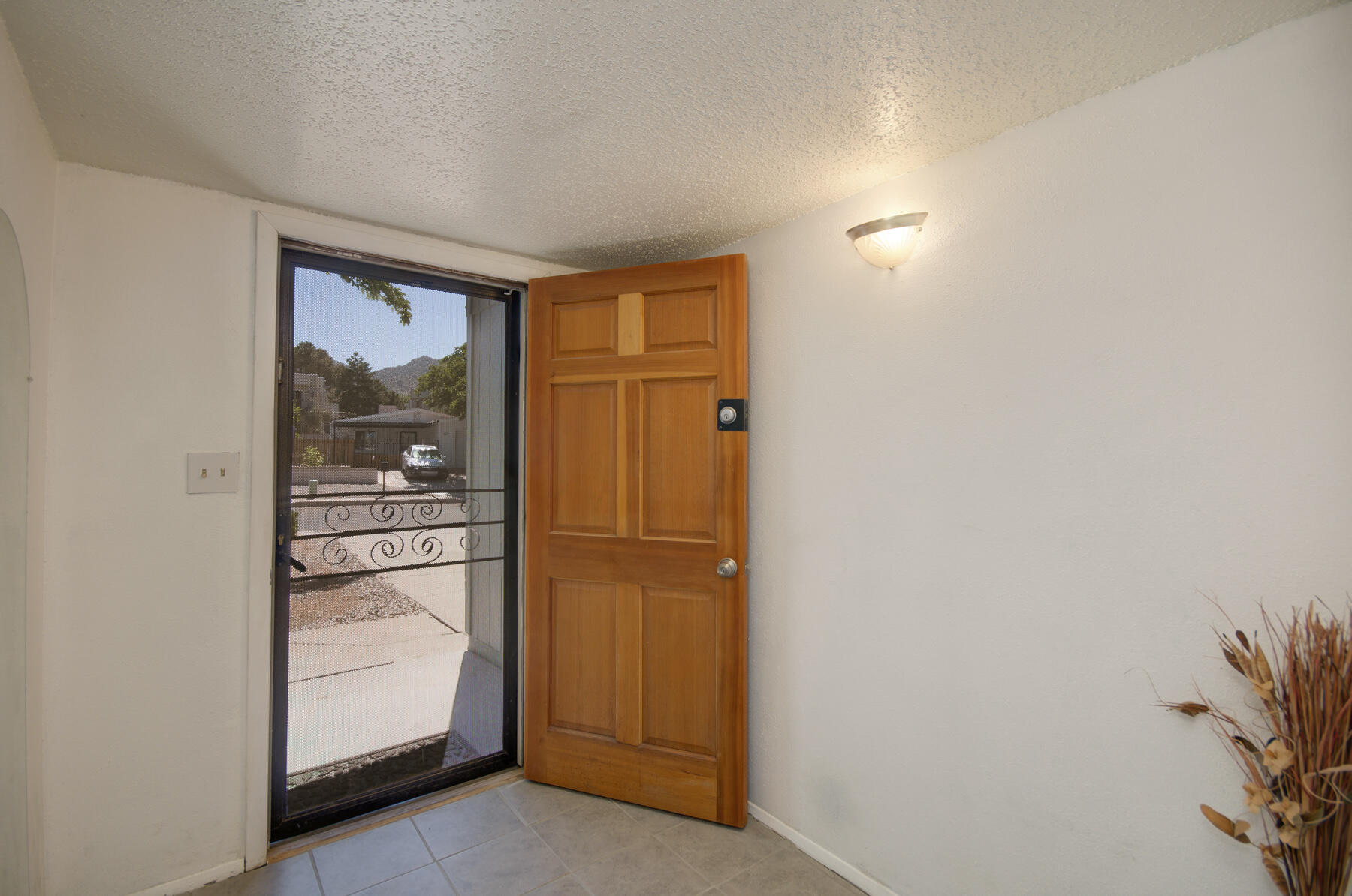629 Mountain View Avenue NE