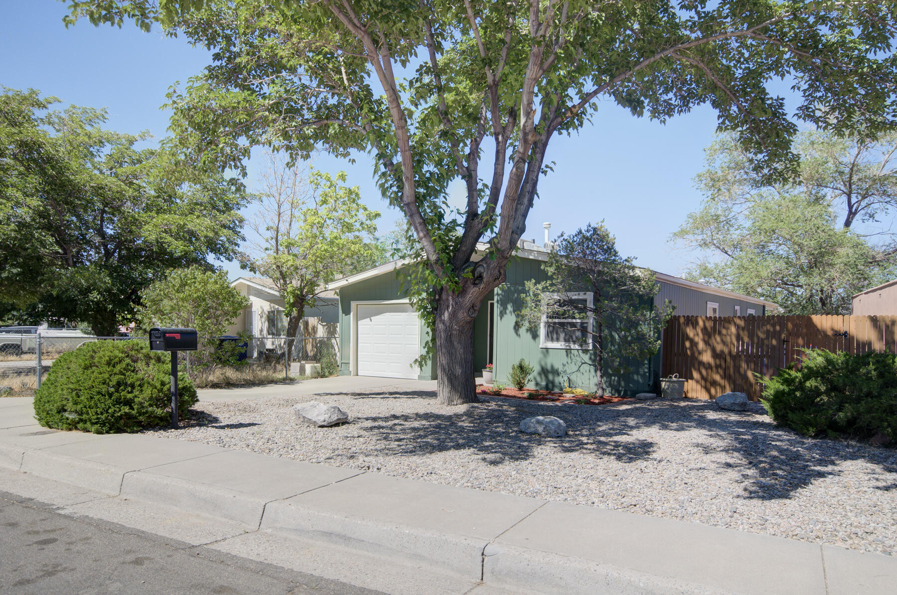 629 Mountain View Avenue NE