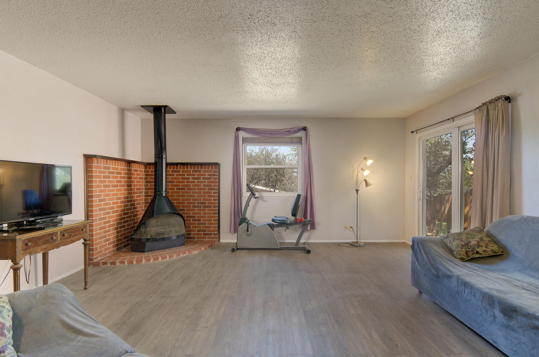629 Mountain View Avenue NE