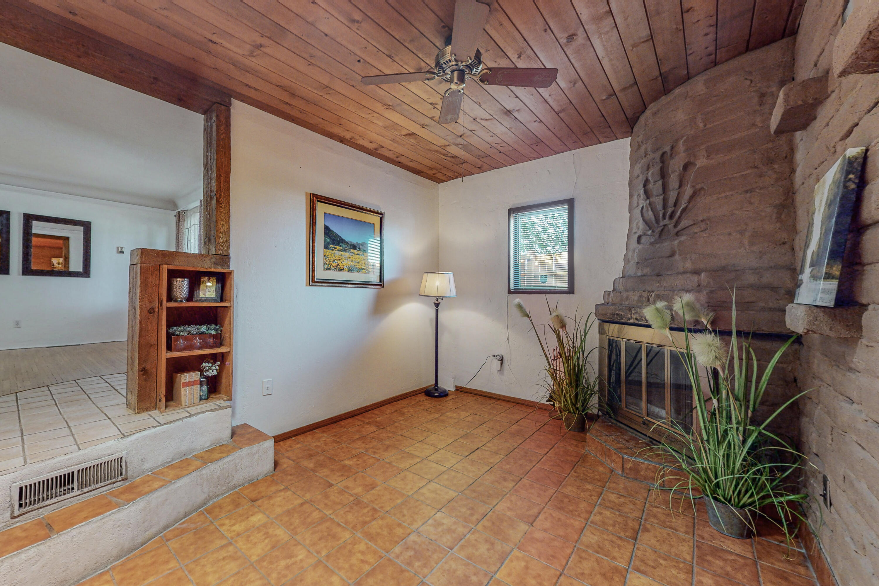 940 Palomas Drive SE