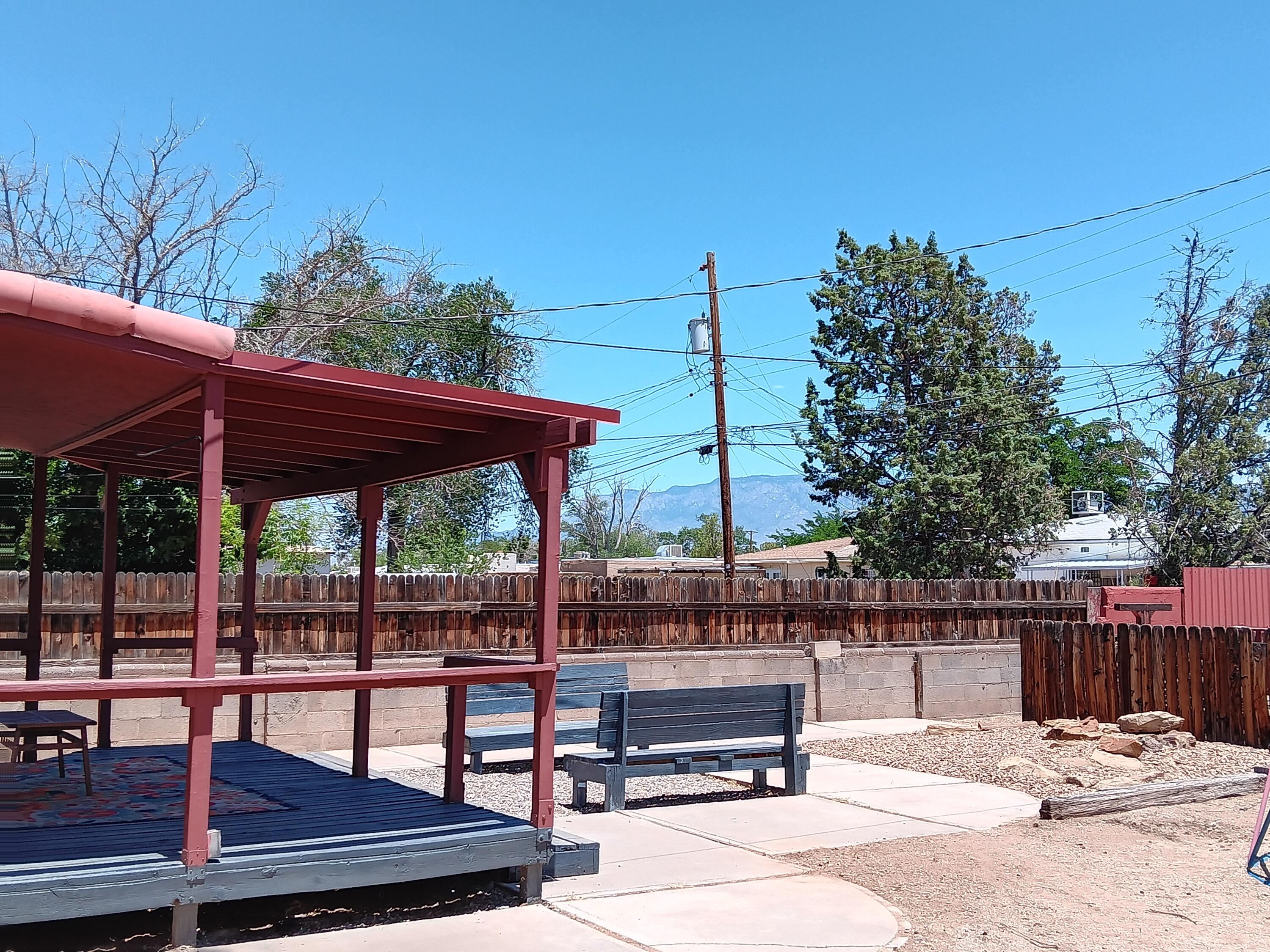 940 Palomas Drive SE