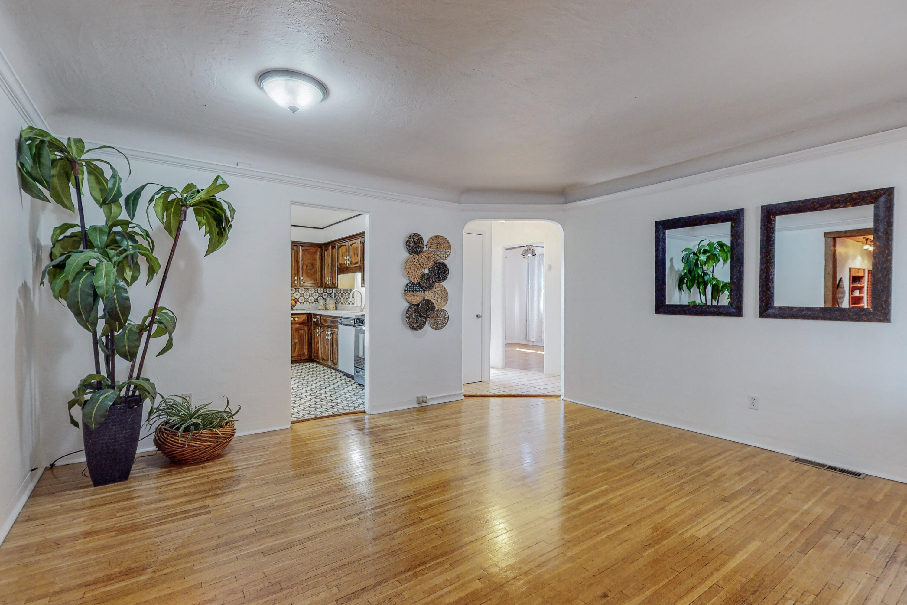 940 Palomas Drive SE