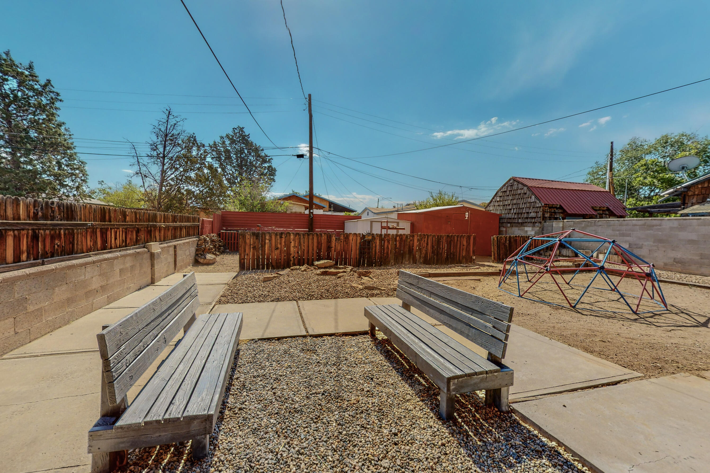 940 Palomas Drive SE