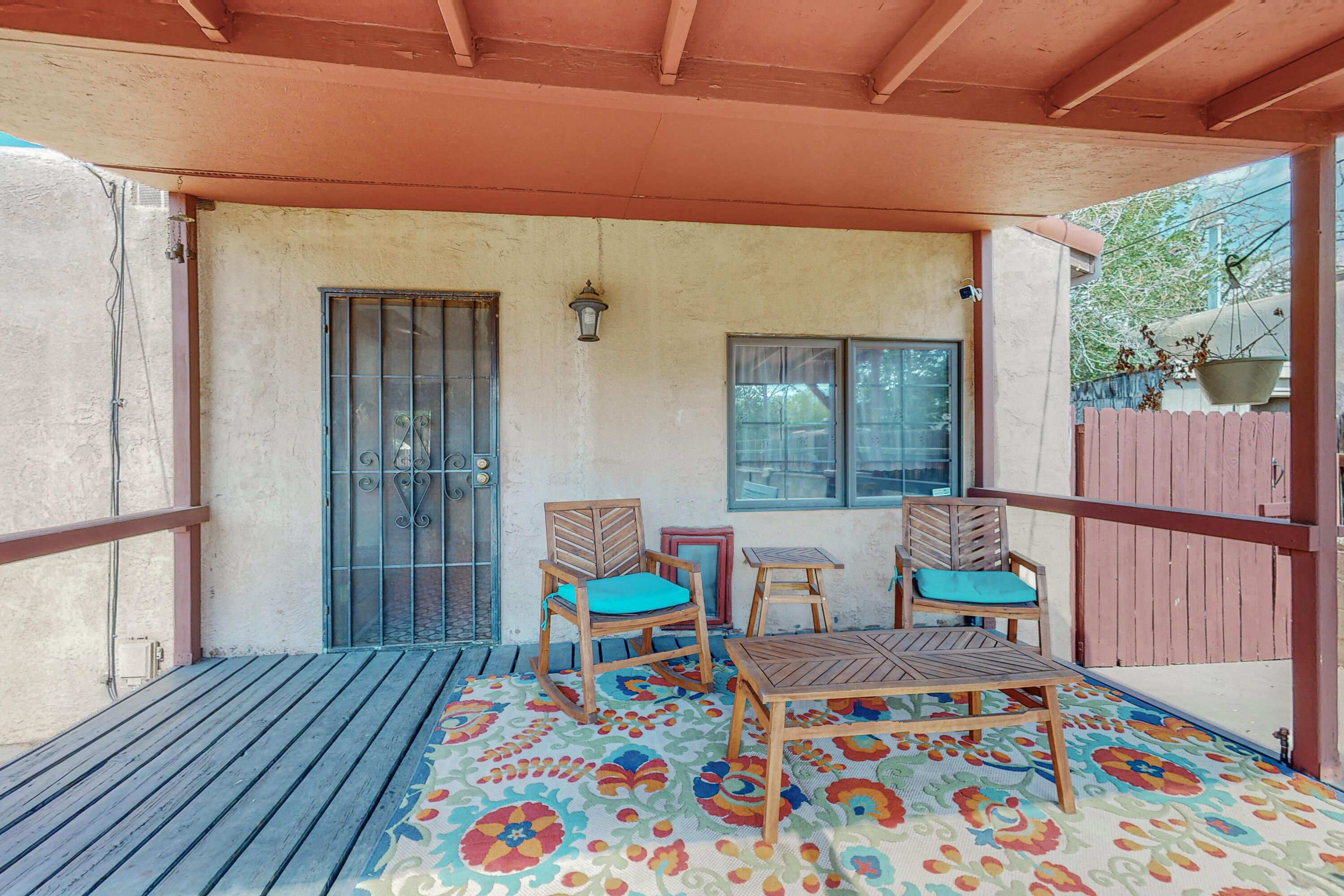 940 Palomas Drive SE