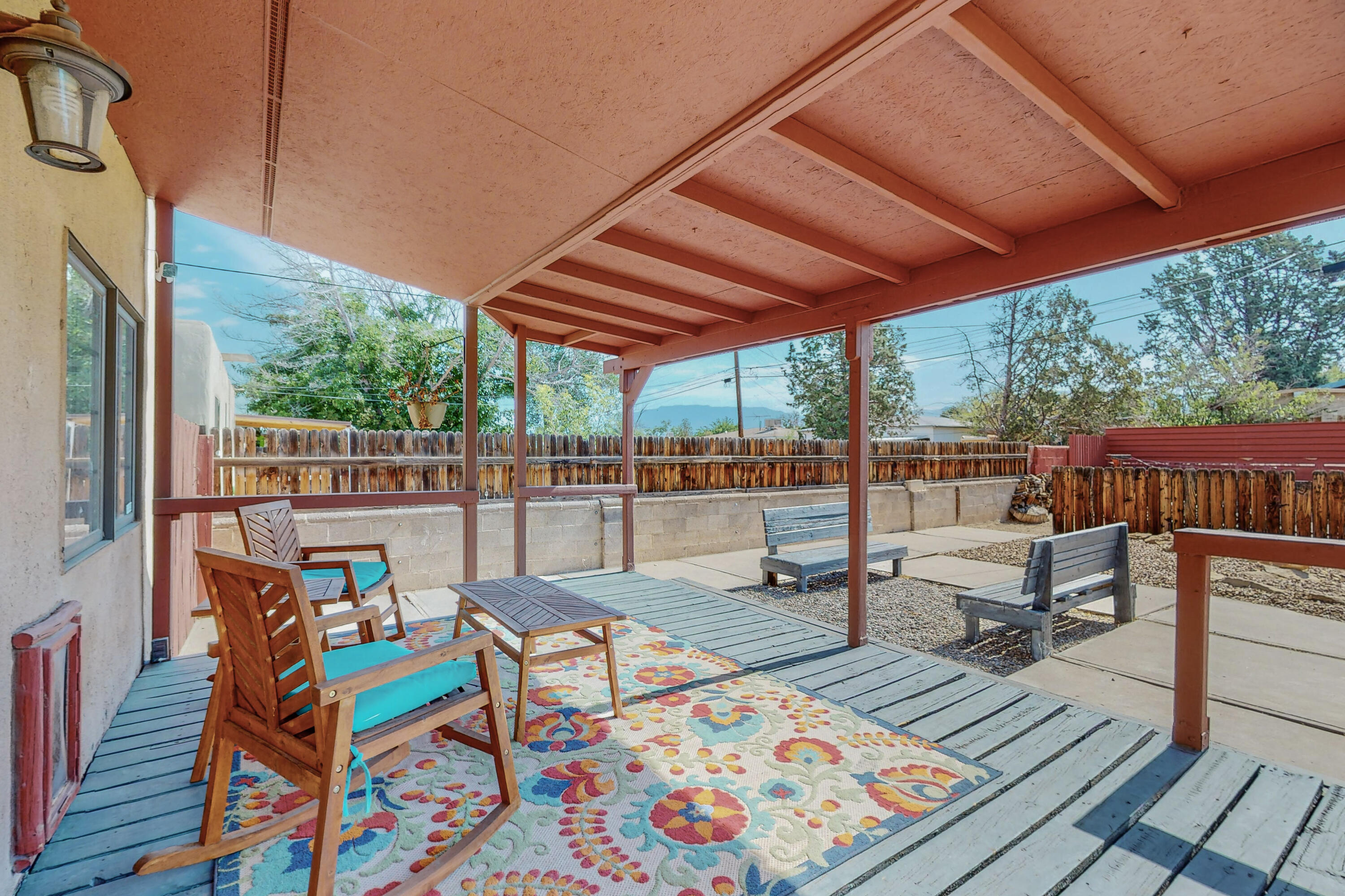 940 Palomas Drive SE