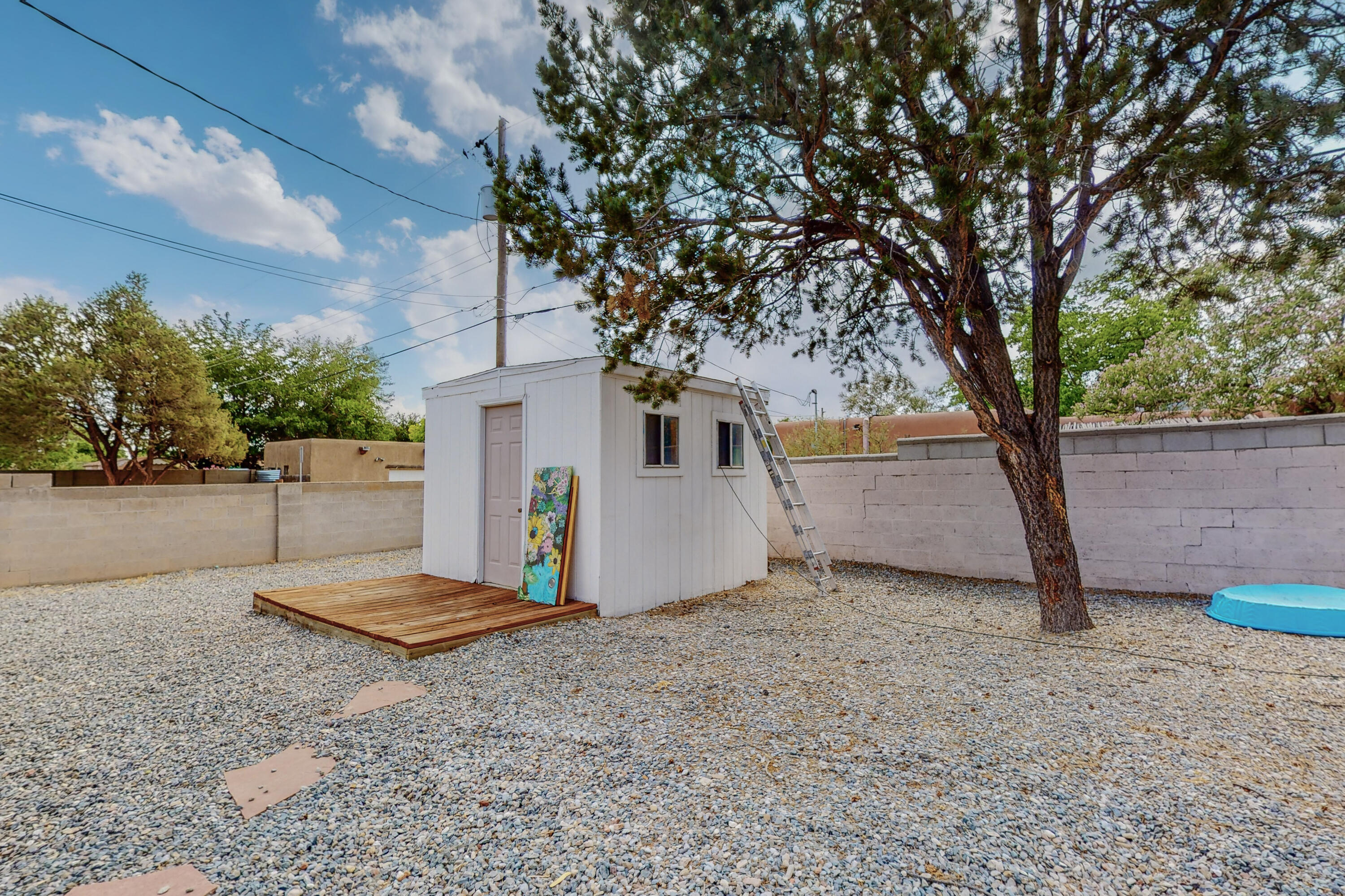 401 Cardenas Drive NE
